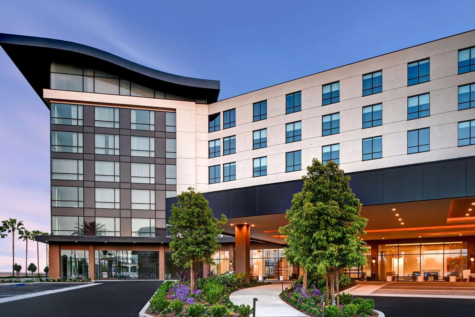 Home2 Suites By Hilton Anaheim Resort photo 4