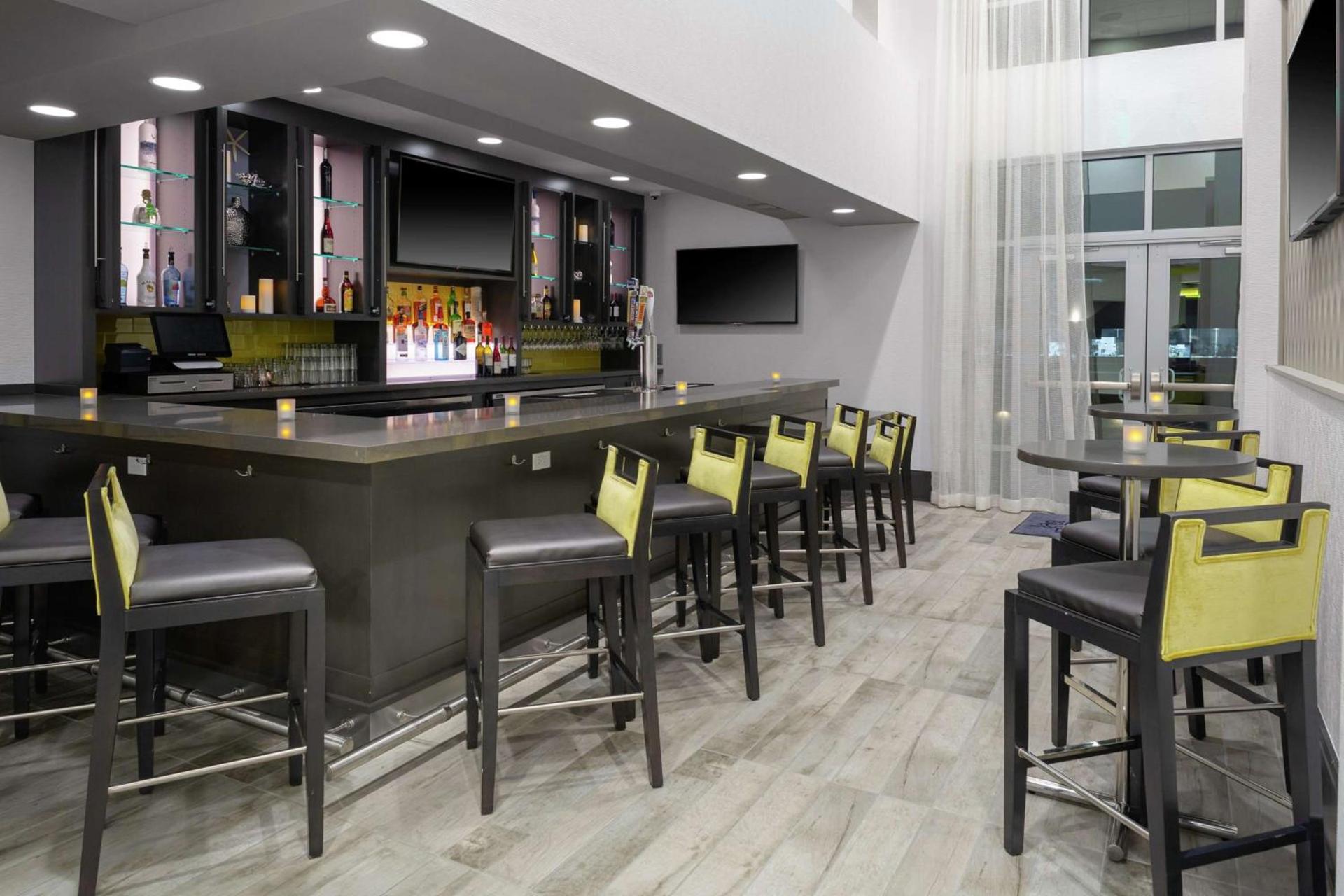 Hampton Inn & Suites Irvine/Orange County Airport photo 31