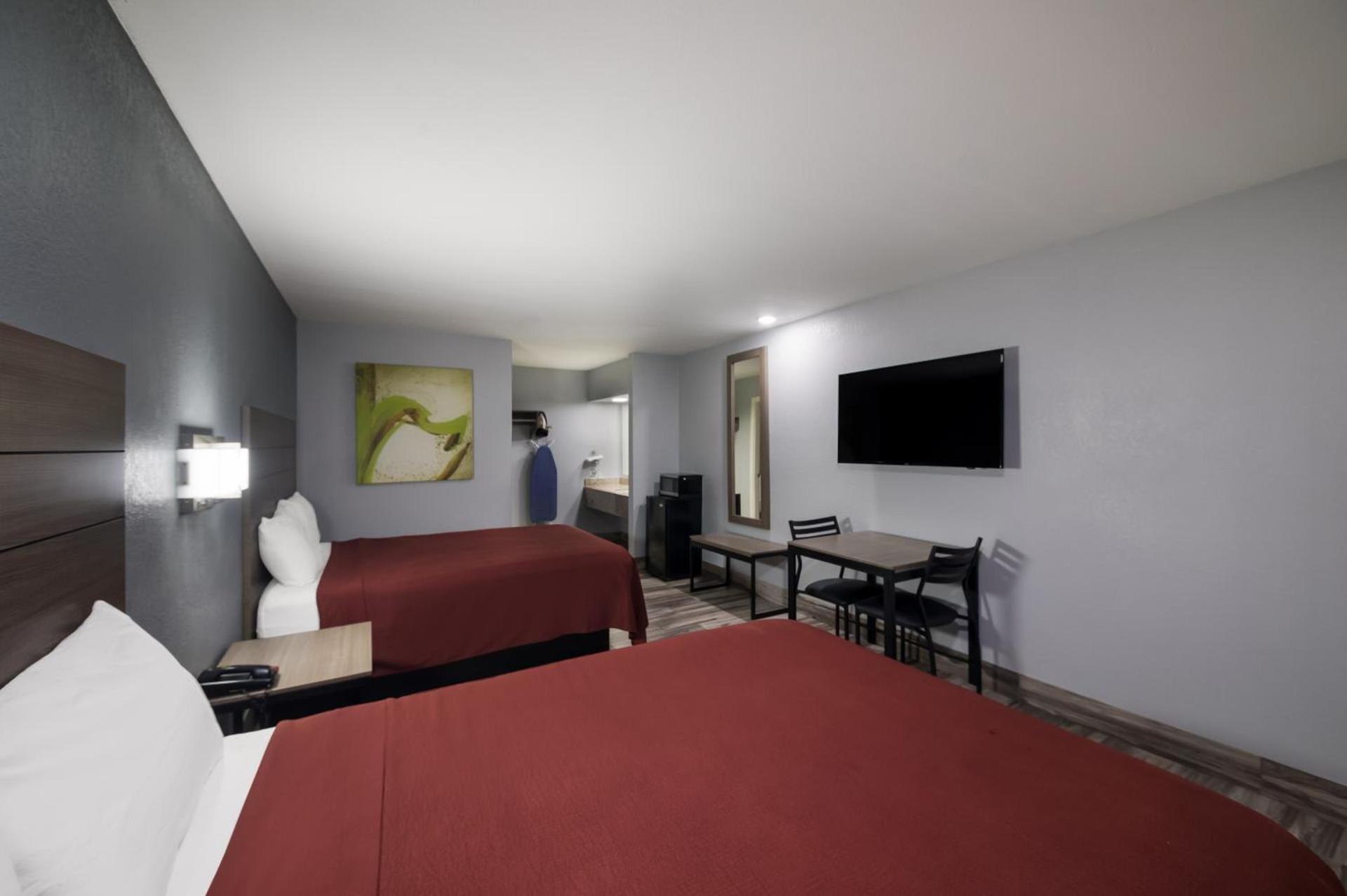 Americas Best Value Inn Buda photo 17