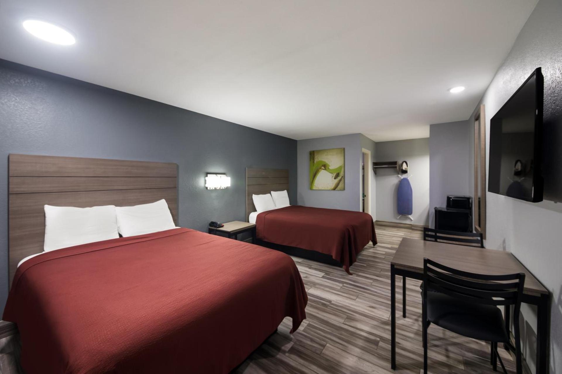Americas Best Value Inn Buda photo 16