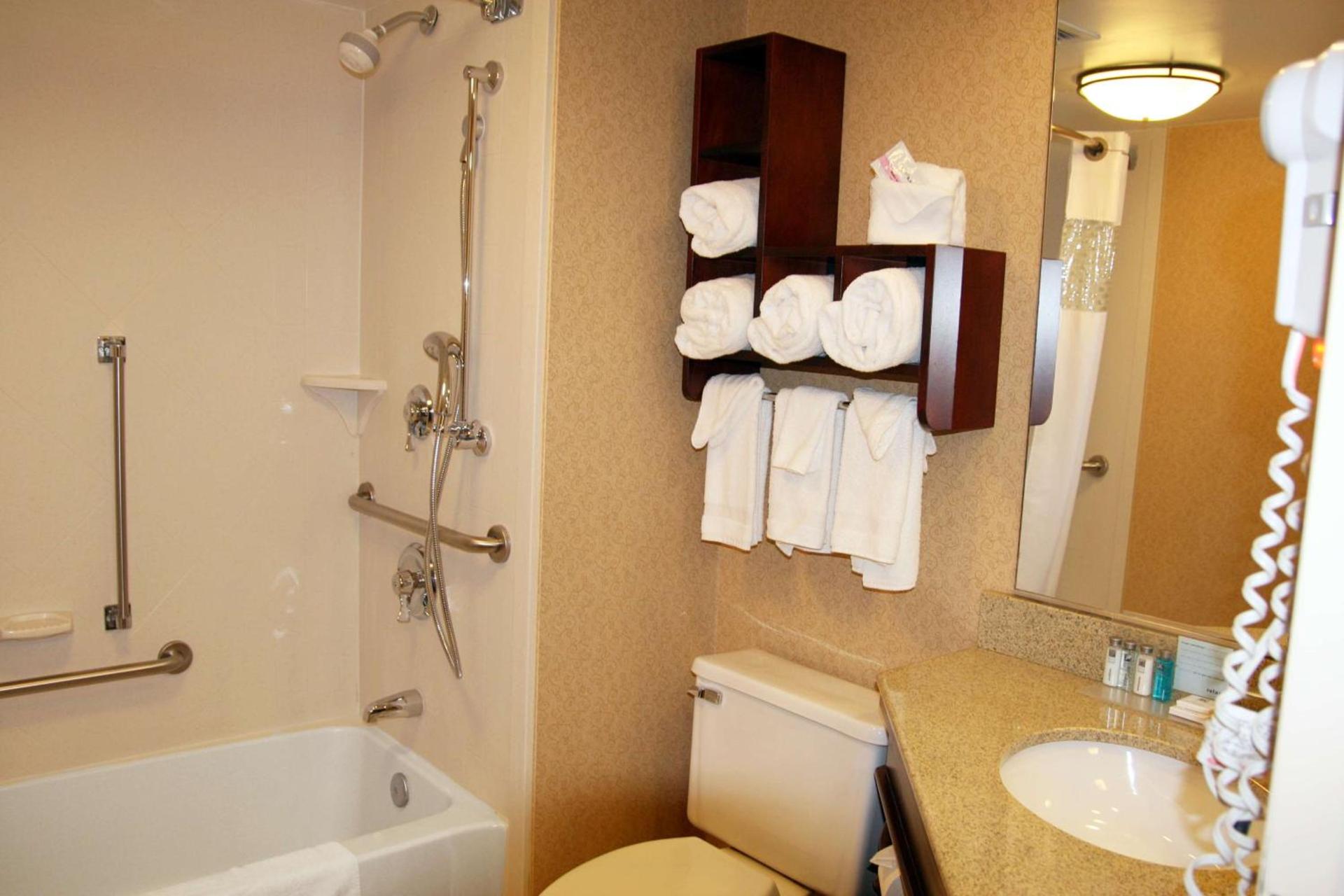 Hampton Inn Somerset photo 12