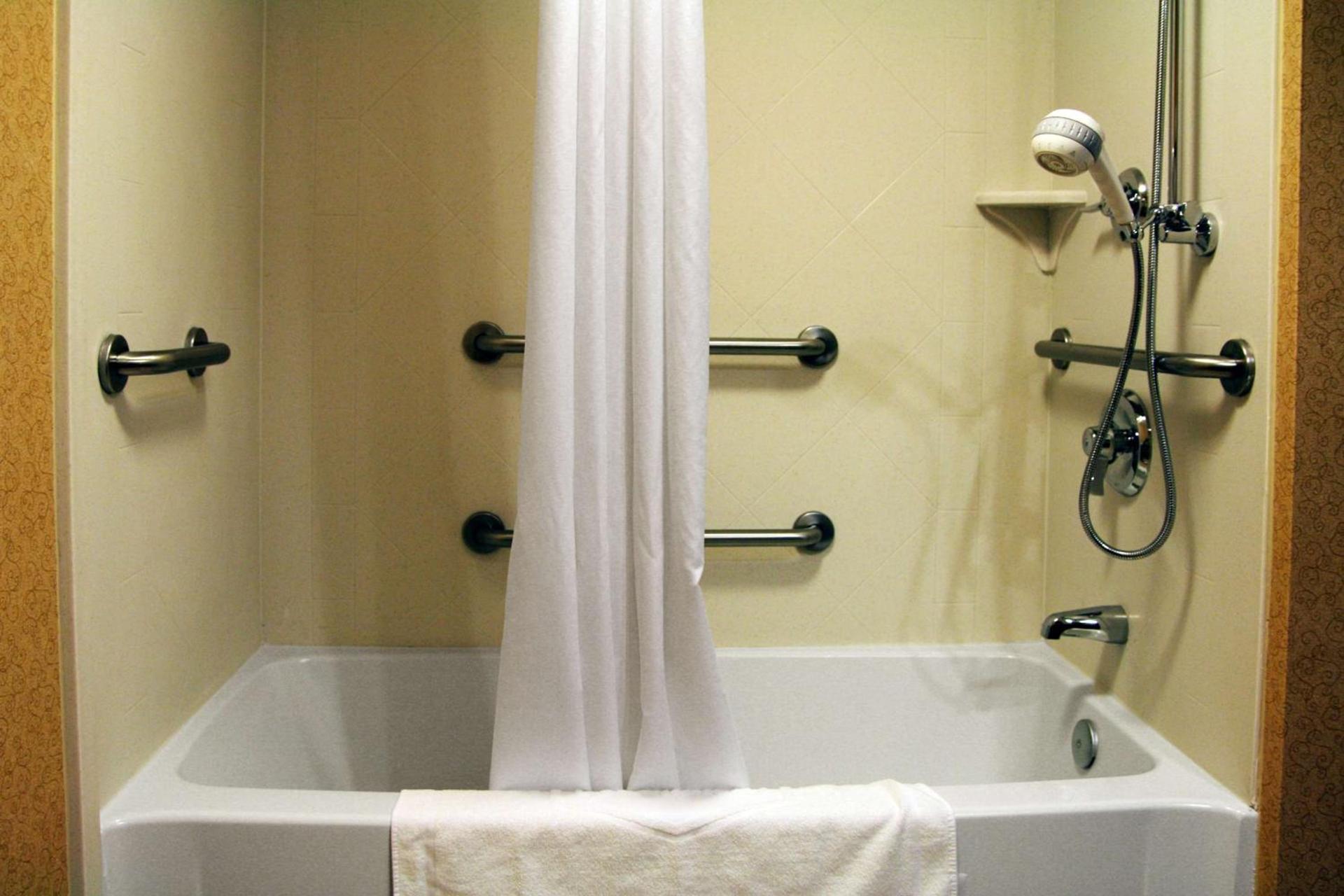 Hampton Inn Somerset photo 10