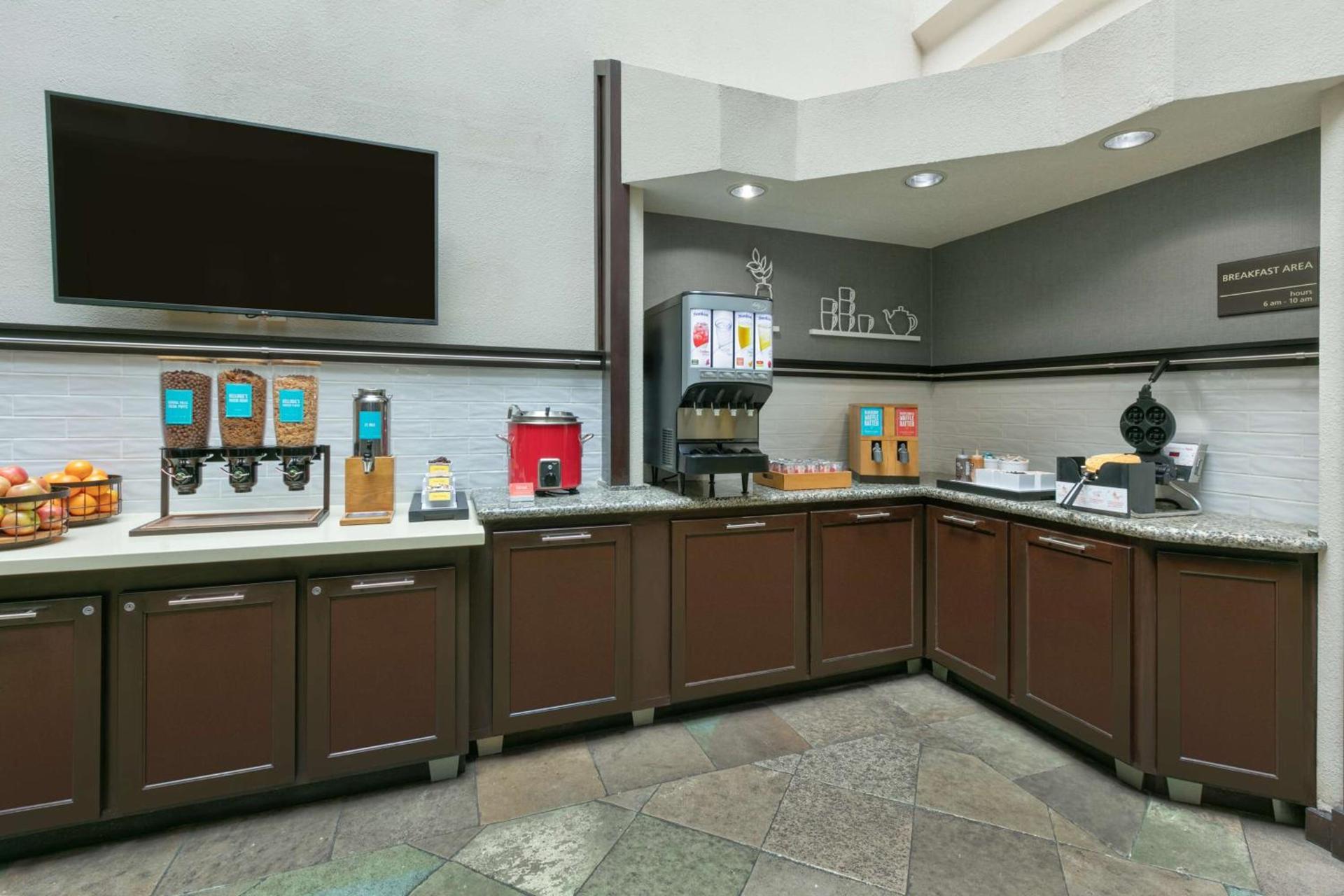 Hampton Inn Santa Cruz photo 9