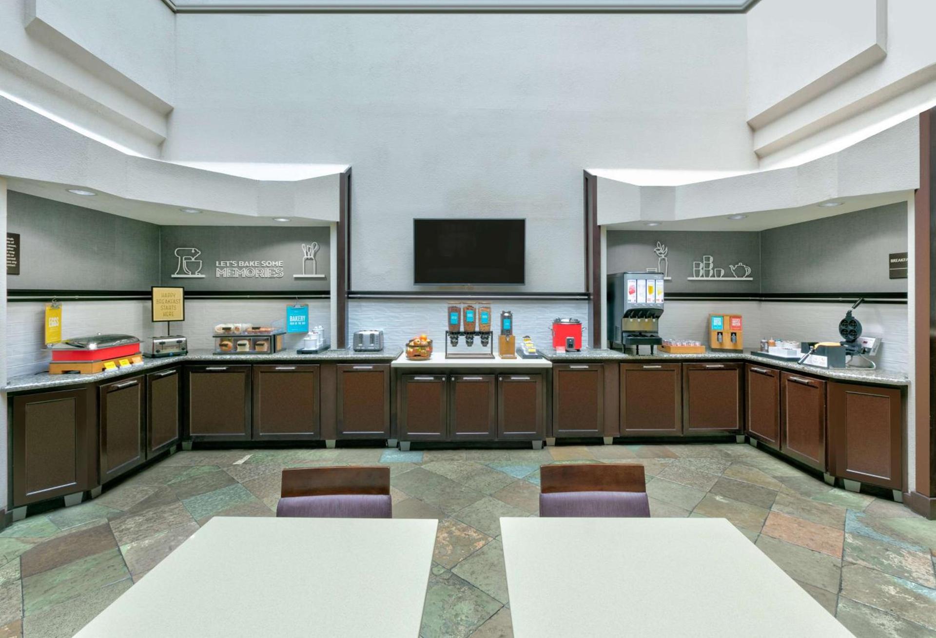 Hampton Inn Santa Cruz photo 11