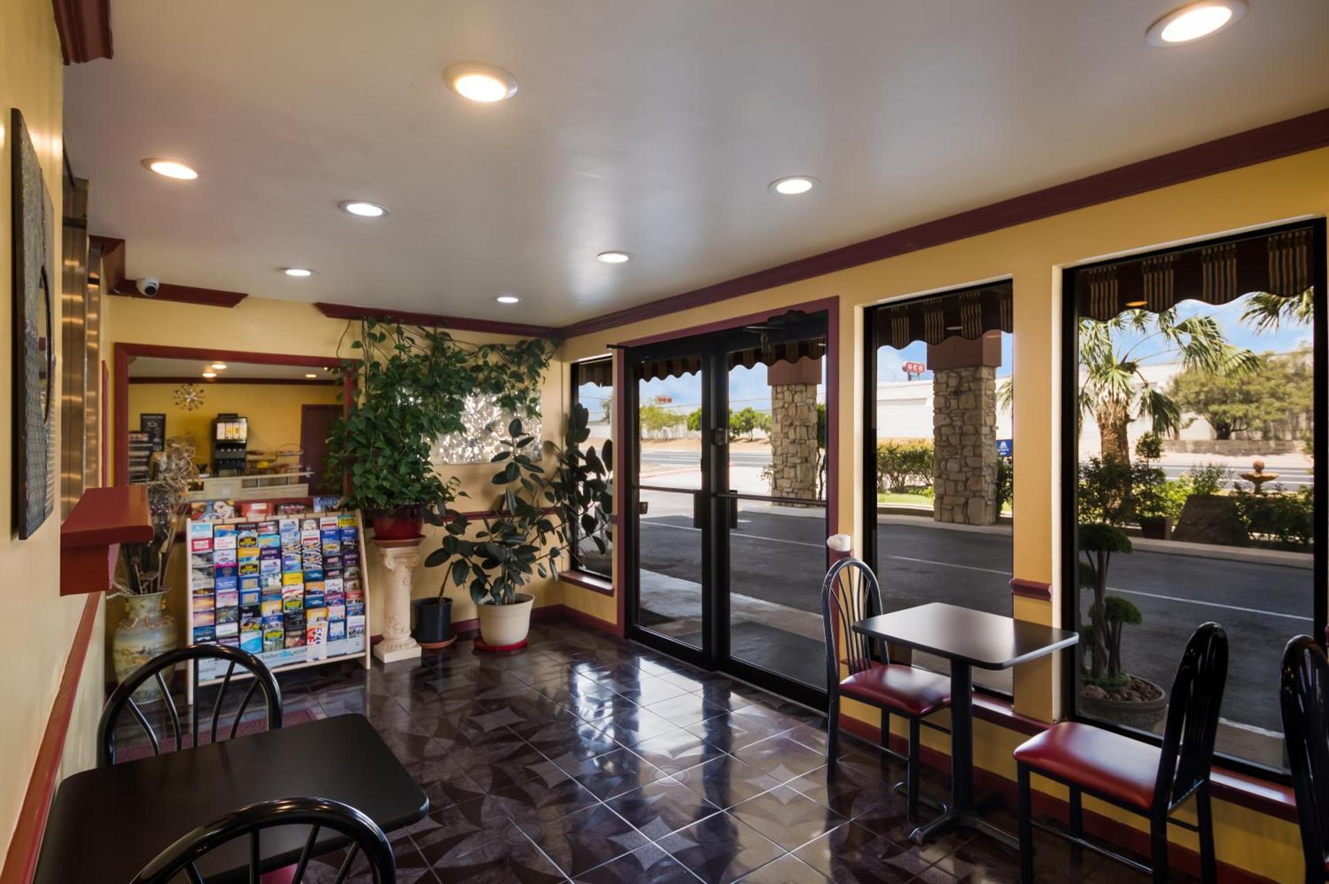 Americas Best Value Inn Buda photo 25