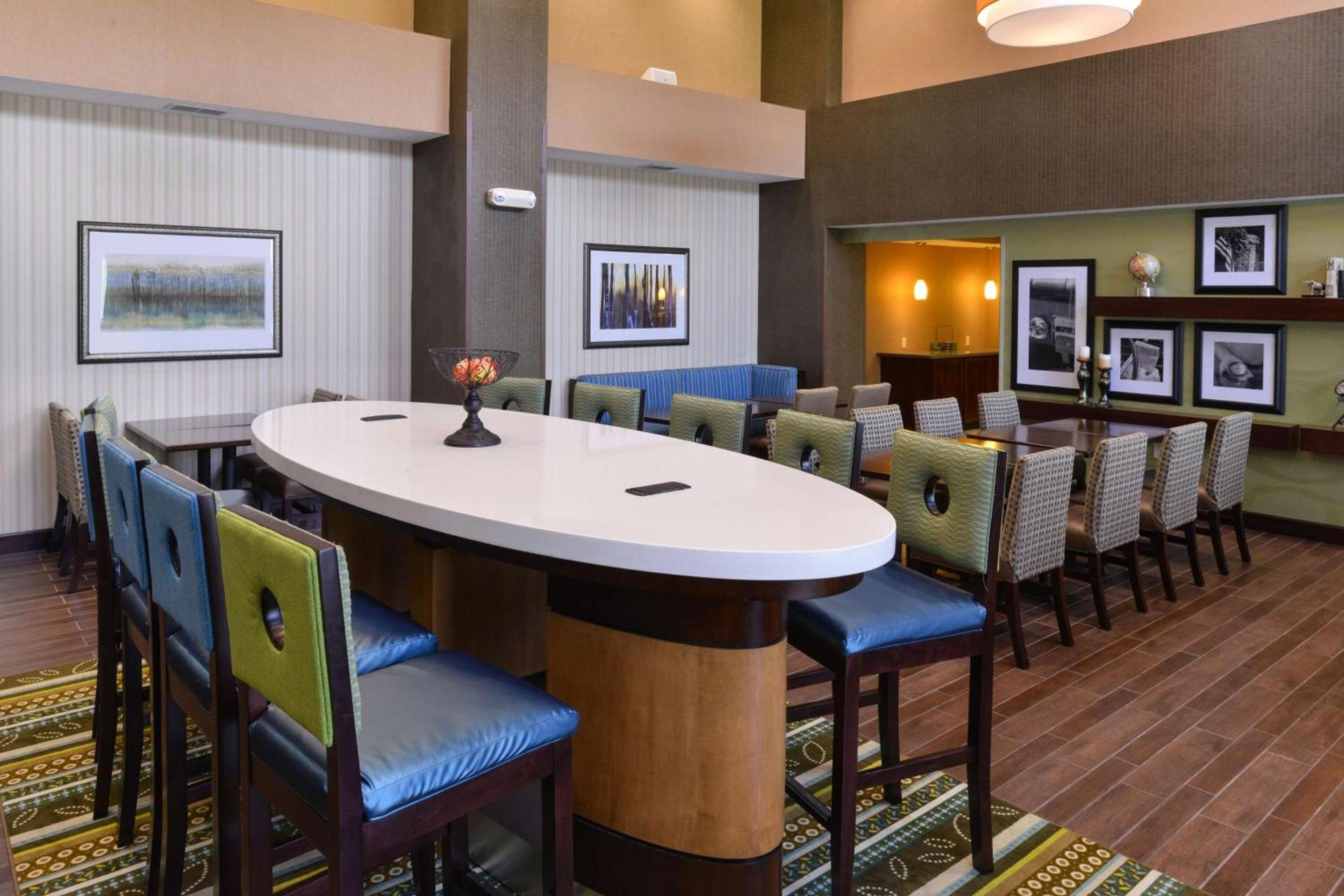 Hampton Inn & Suites St. Louis - Edwardsville photo 10
