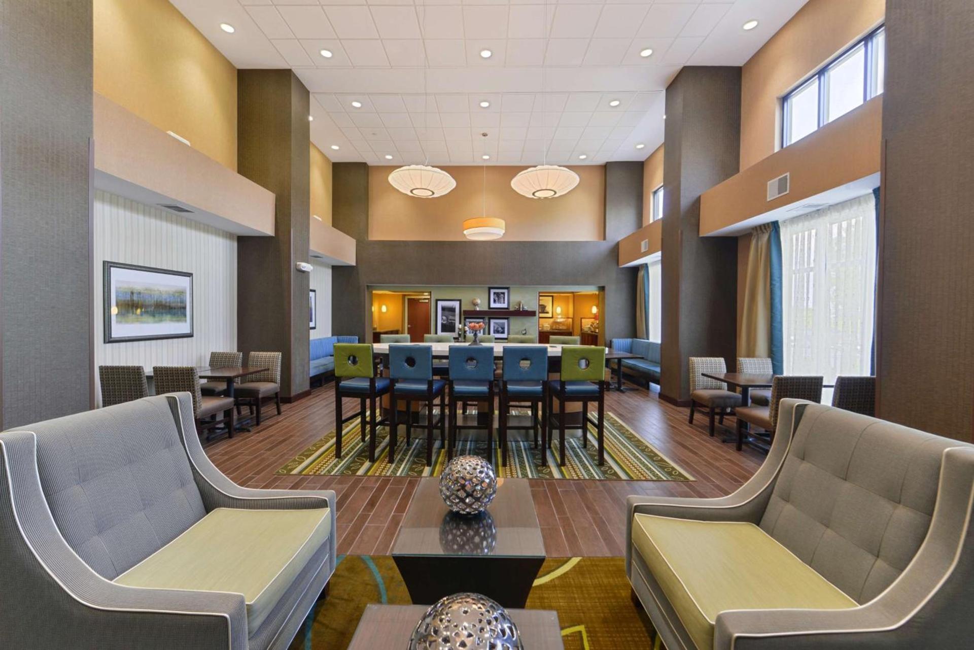 Hampton Inn & Suites St. Louis - Edwardsville photo 11
