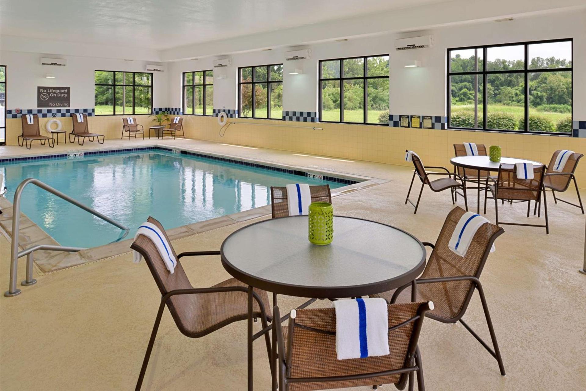 Hampton Inn & Suites St. Louis - Edwardsville photo 14