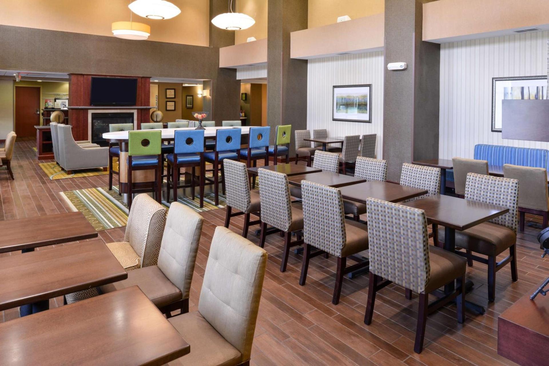 Hampton Inn & Suites St. Louis - Edwardsville photo 12