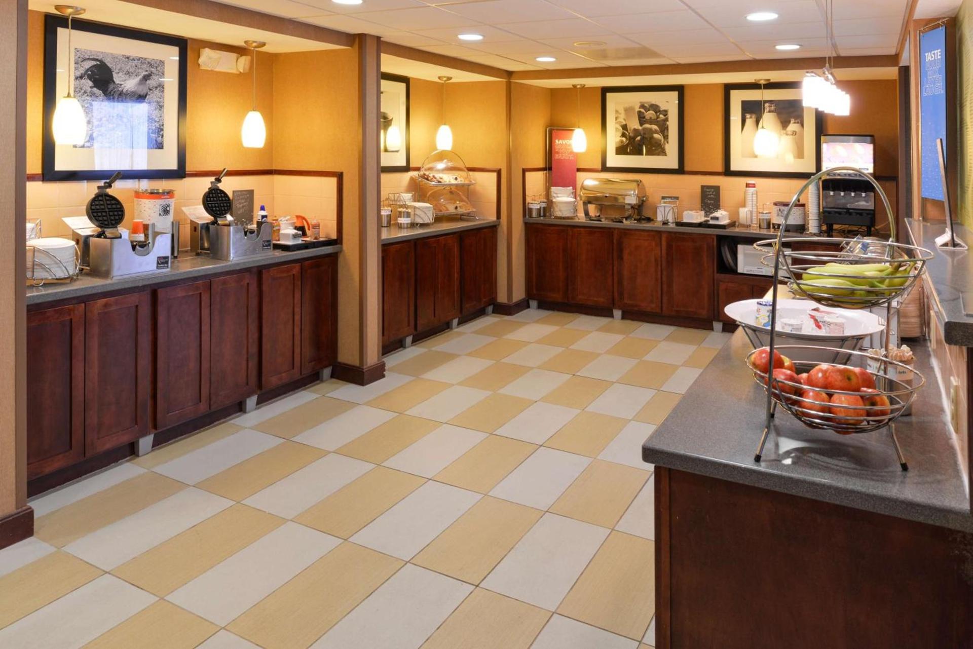 Hampton Inn & Suites St. Louis - Edwardsville photo 19