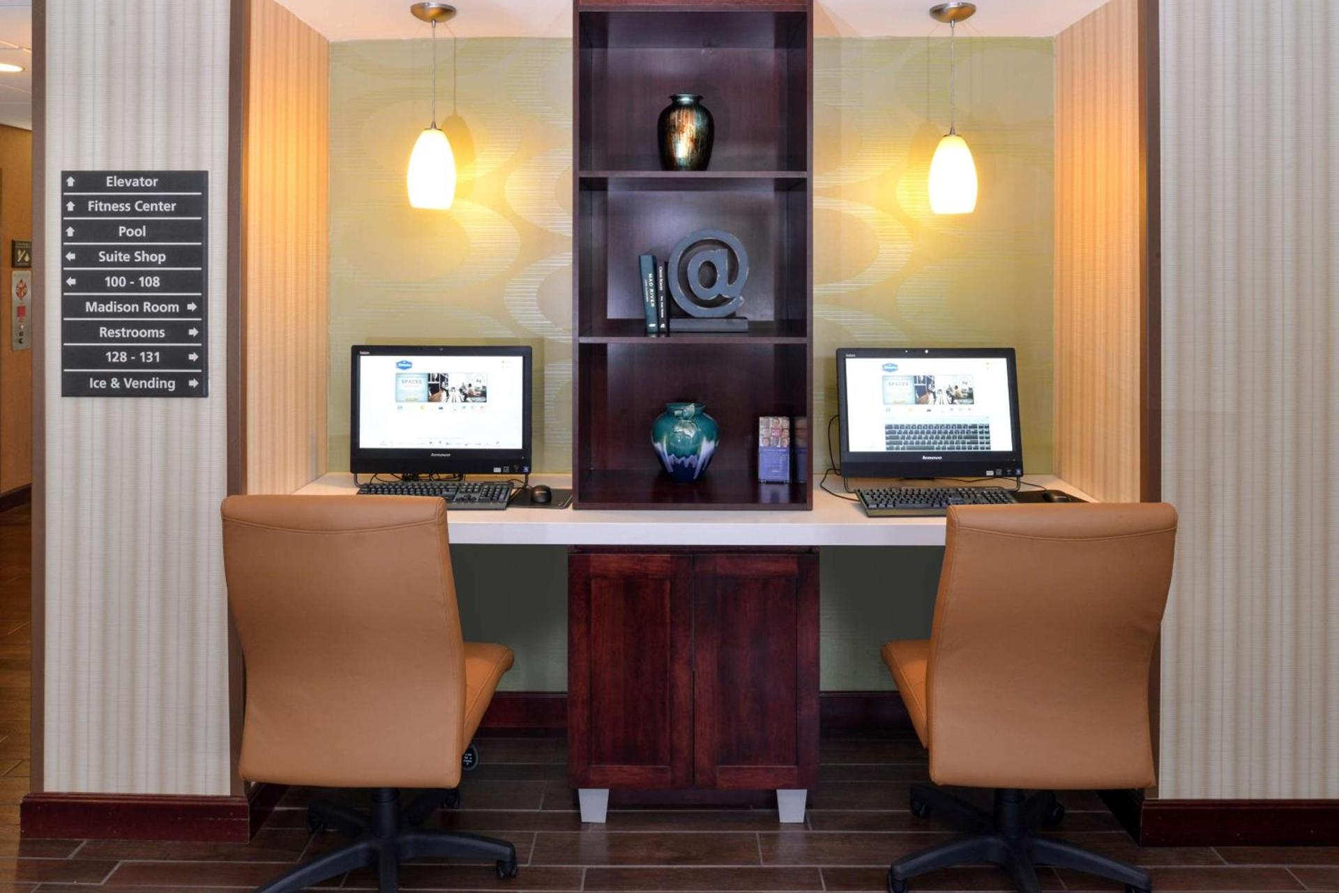 Hampton Inn & Suites St. Louis - Edwardsville photo 42