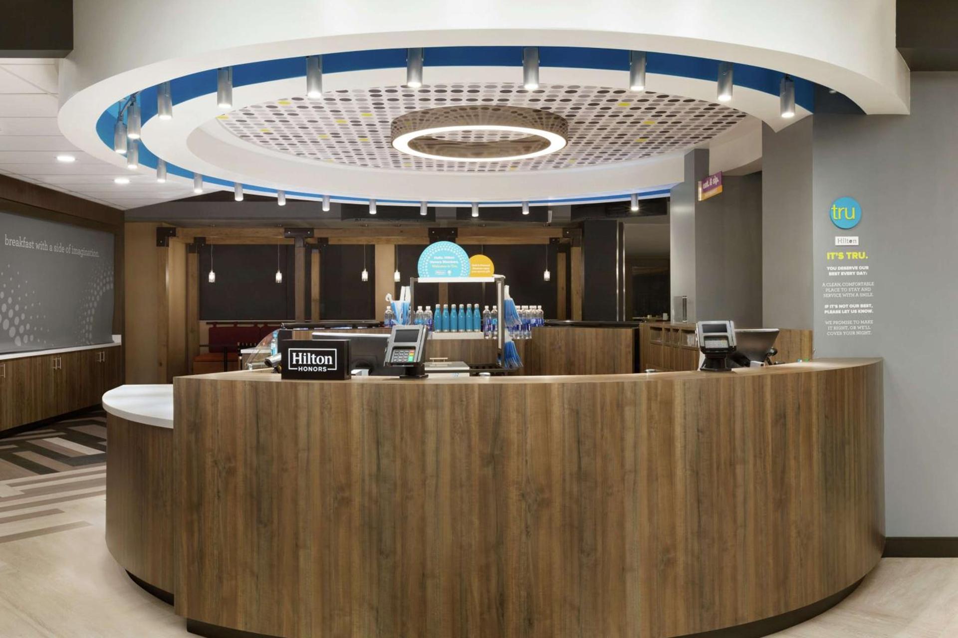 Tru by Hilton St. Charles St. Louis photo 9