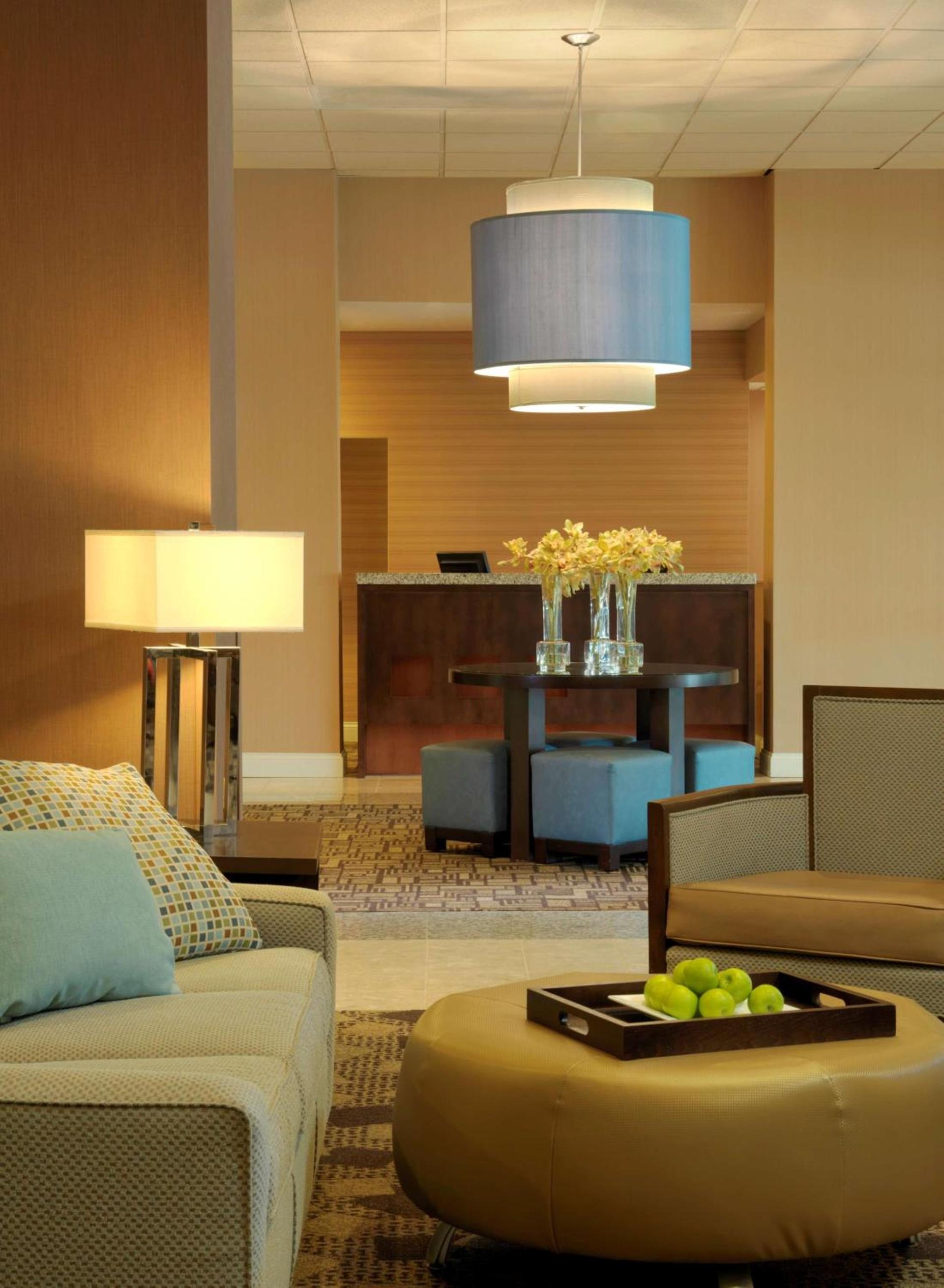 DoubleTree by Hilton St. Louis at Westport photo 5