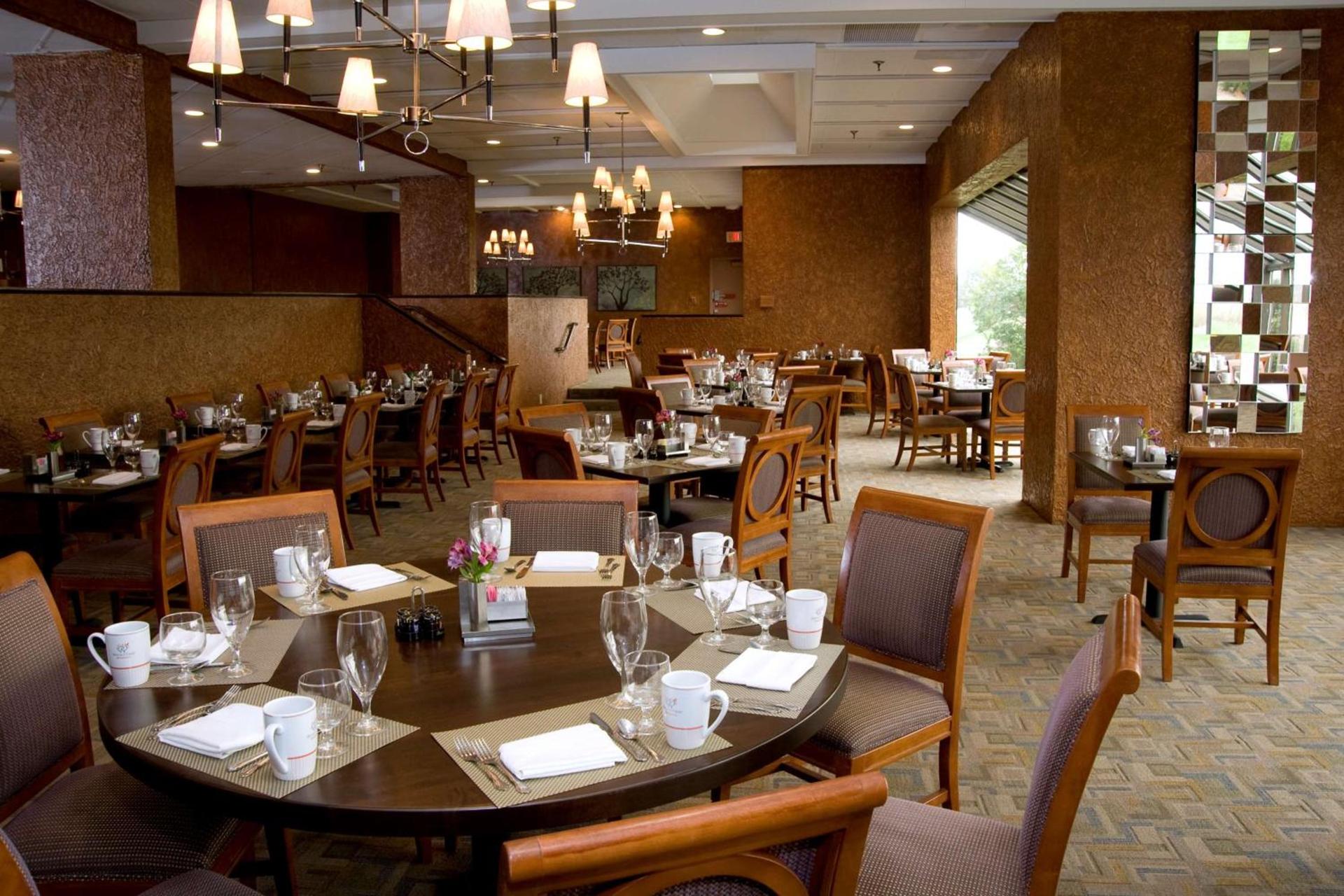 DoubleTree by Hilton St. Louis at Westport photo 8