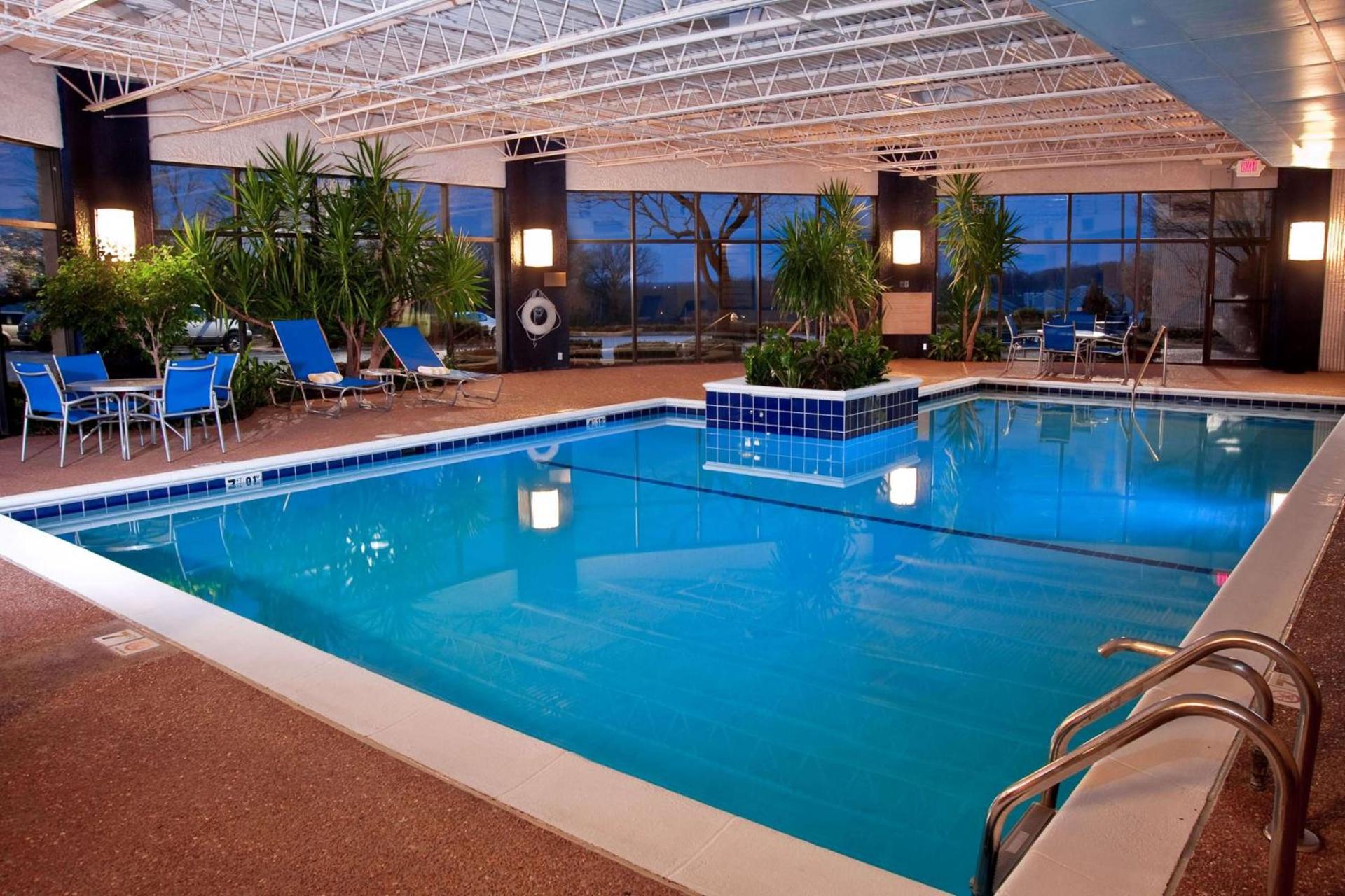DoubleTree by Hilton St. Louis at Westport photo 6