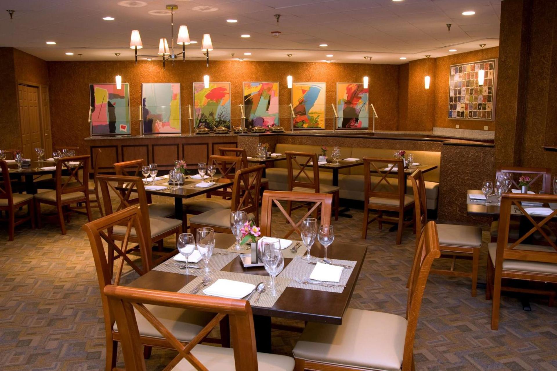 DoubleTree by Hilton St. Louis at Westport photo 9