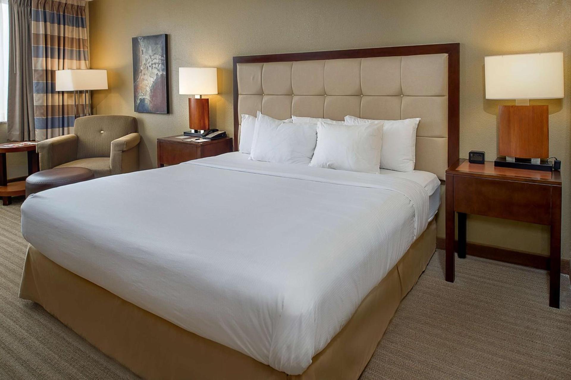 DoubleTree by Hilton St. Louis at Westport photo 12