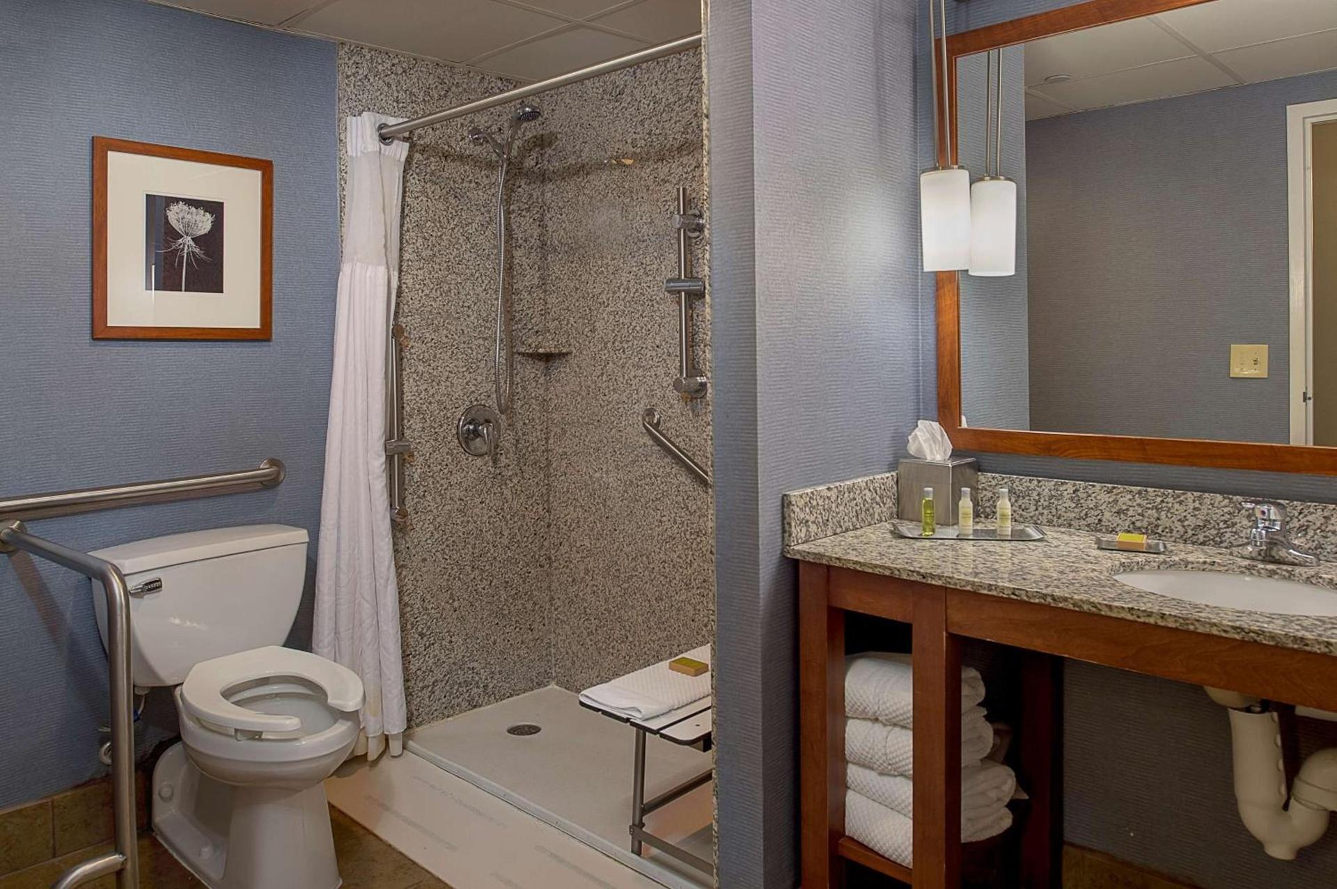 DoubleTree by Hilton St. Louis at Westport photo 19