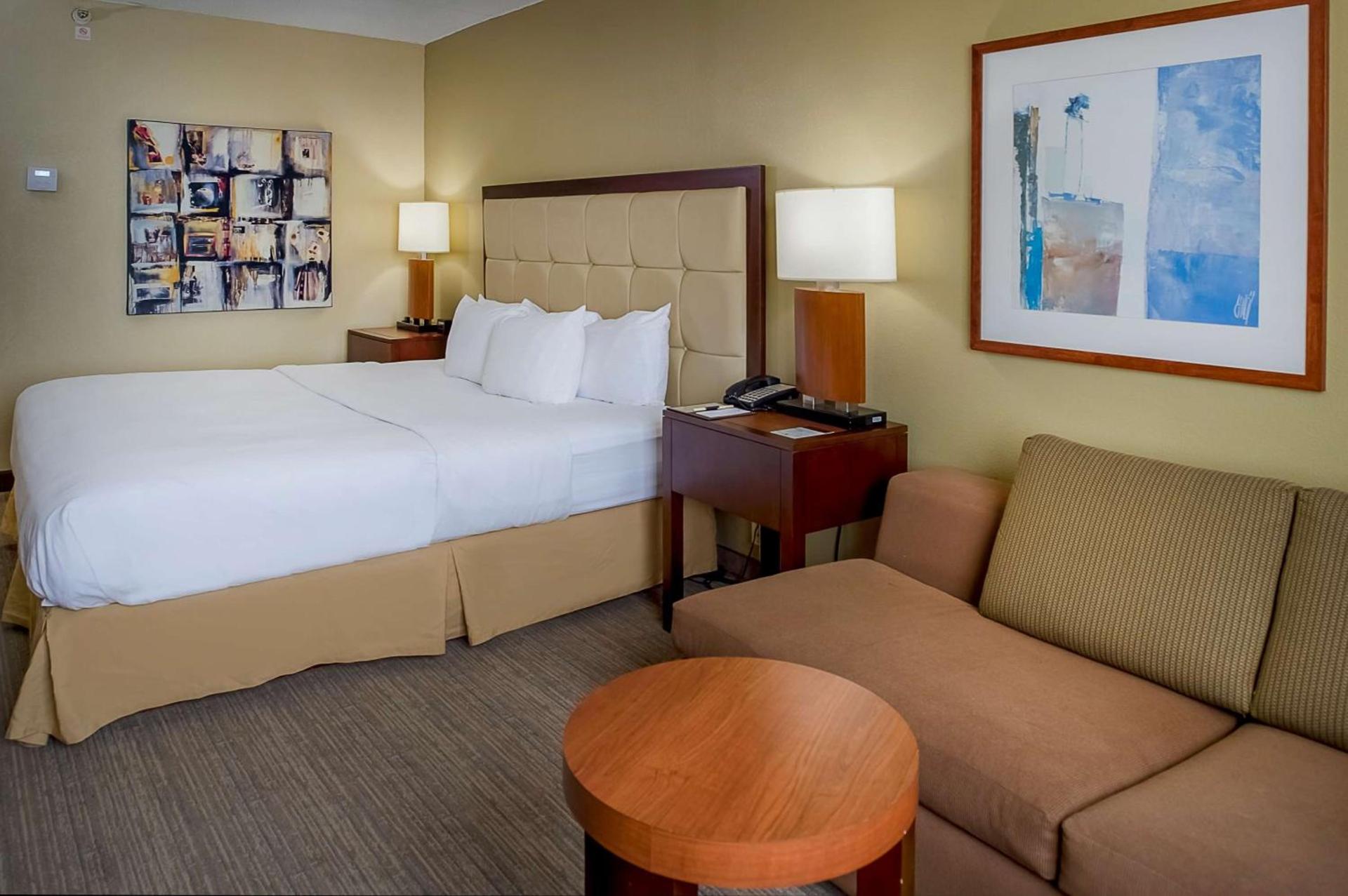 DoubleTree by Hilton St. Louis at Westport photo 22