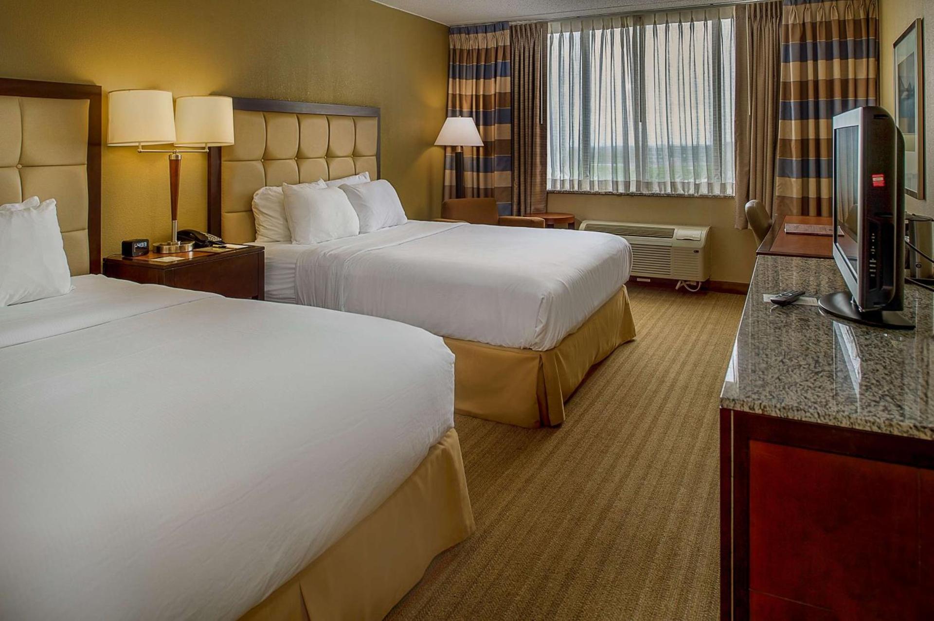 DoubleTree by Hilton St. Louis at Westport photo 24
