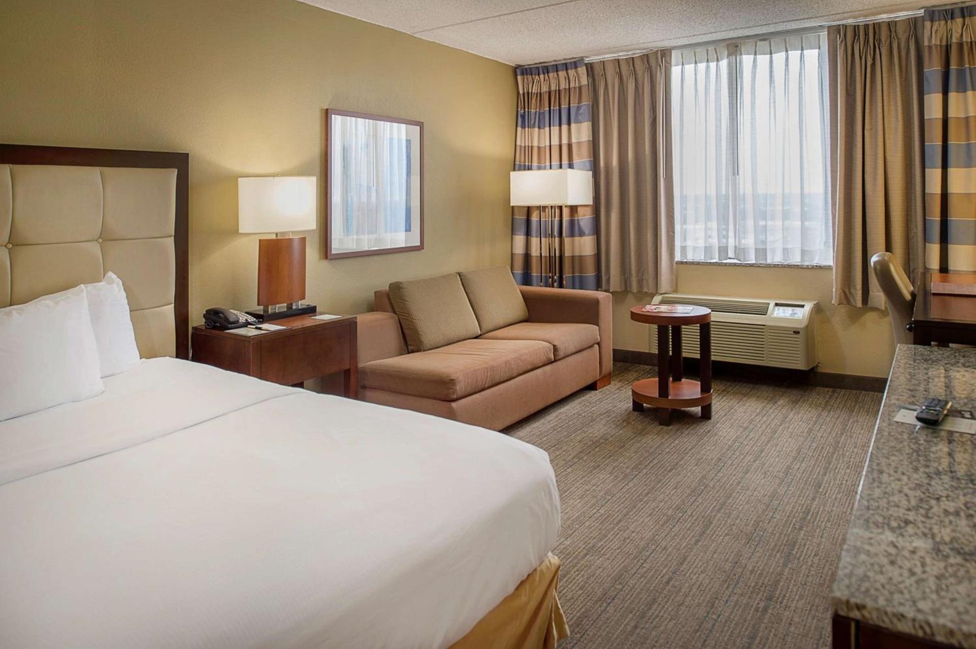 DoubleTree by Hilton St. Louis at Westport photo 31