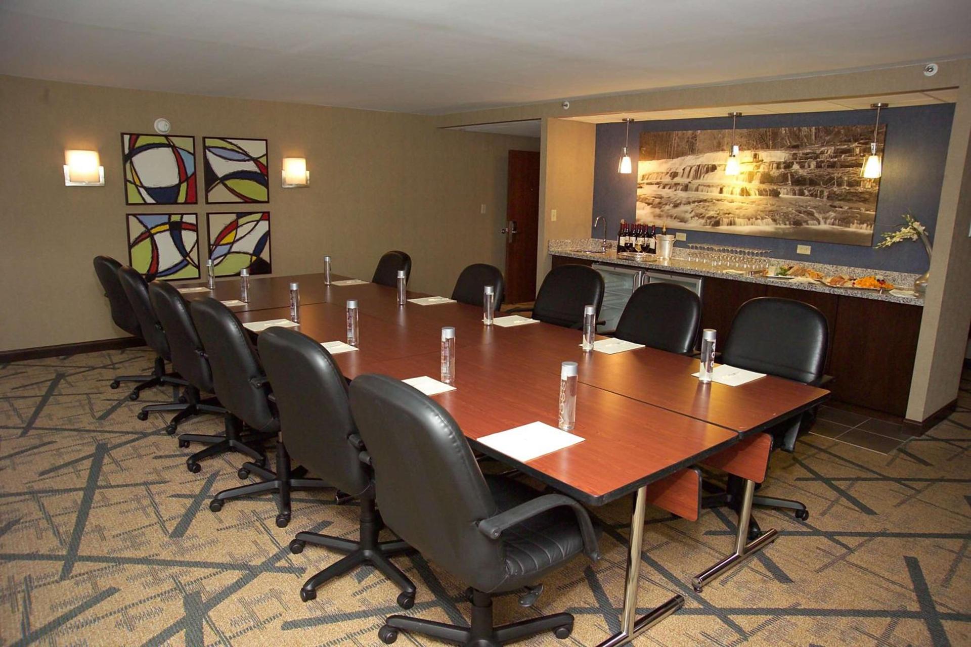 DoubleTree by Hilton St. Louis at Westport photo 39