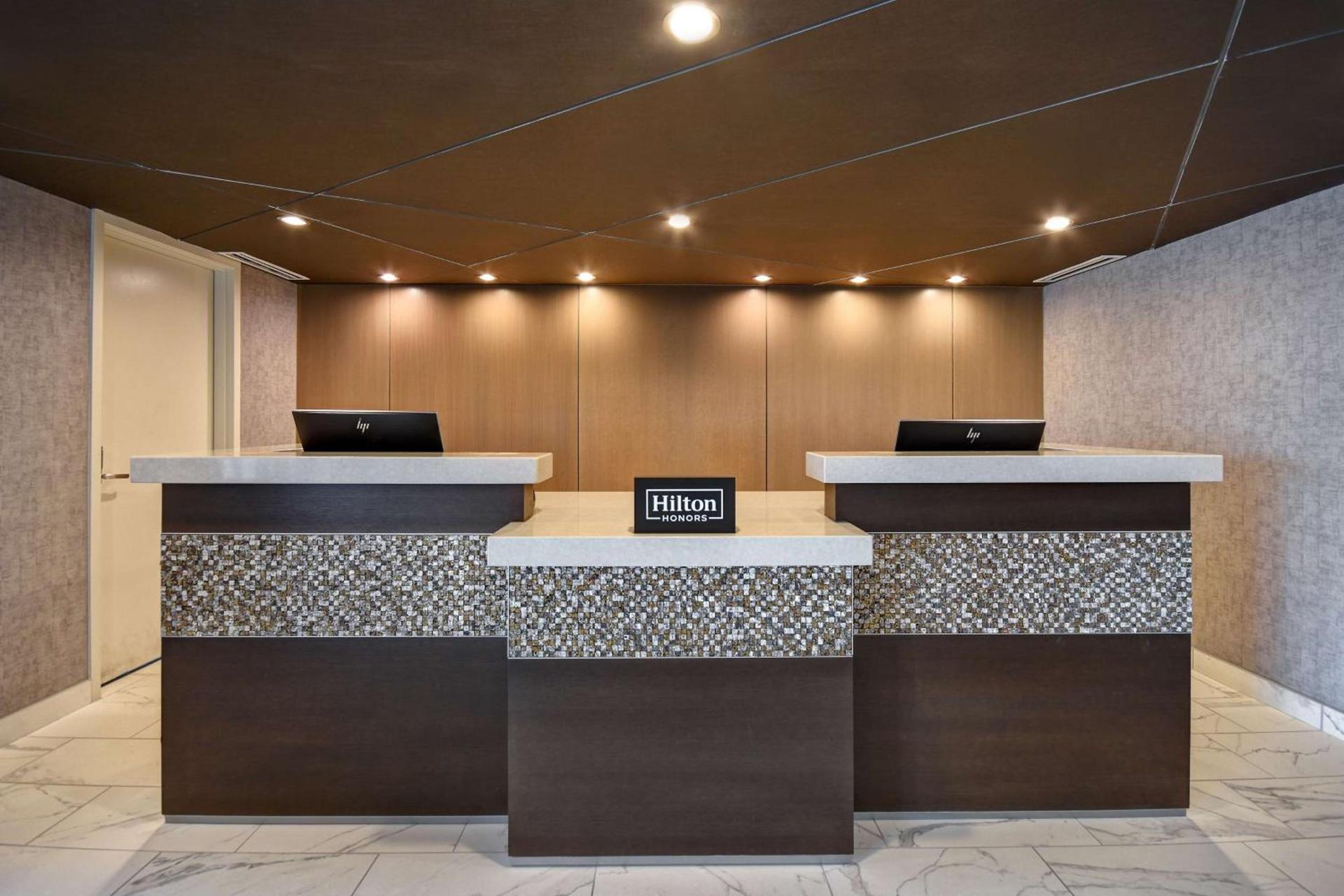 DoubleTree by Hilton St. Louis Airport, MO photo 9