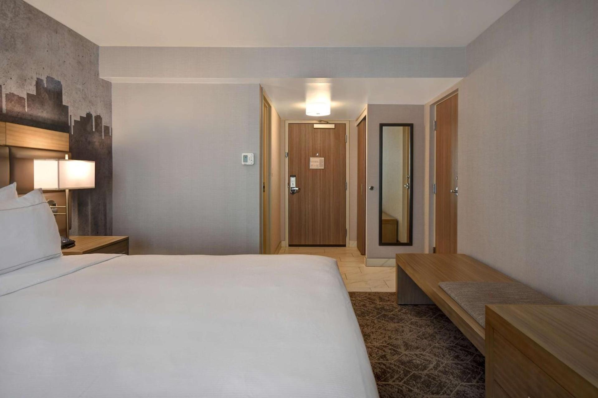 DoubleTree by Hilton St. Louis Airport, MO photo 41