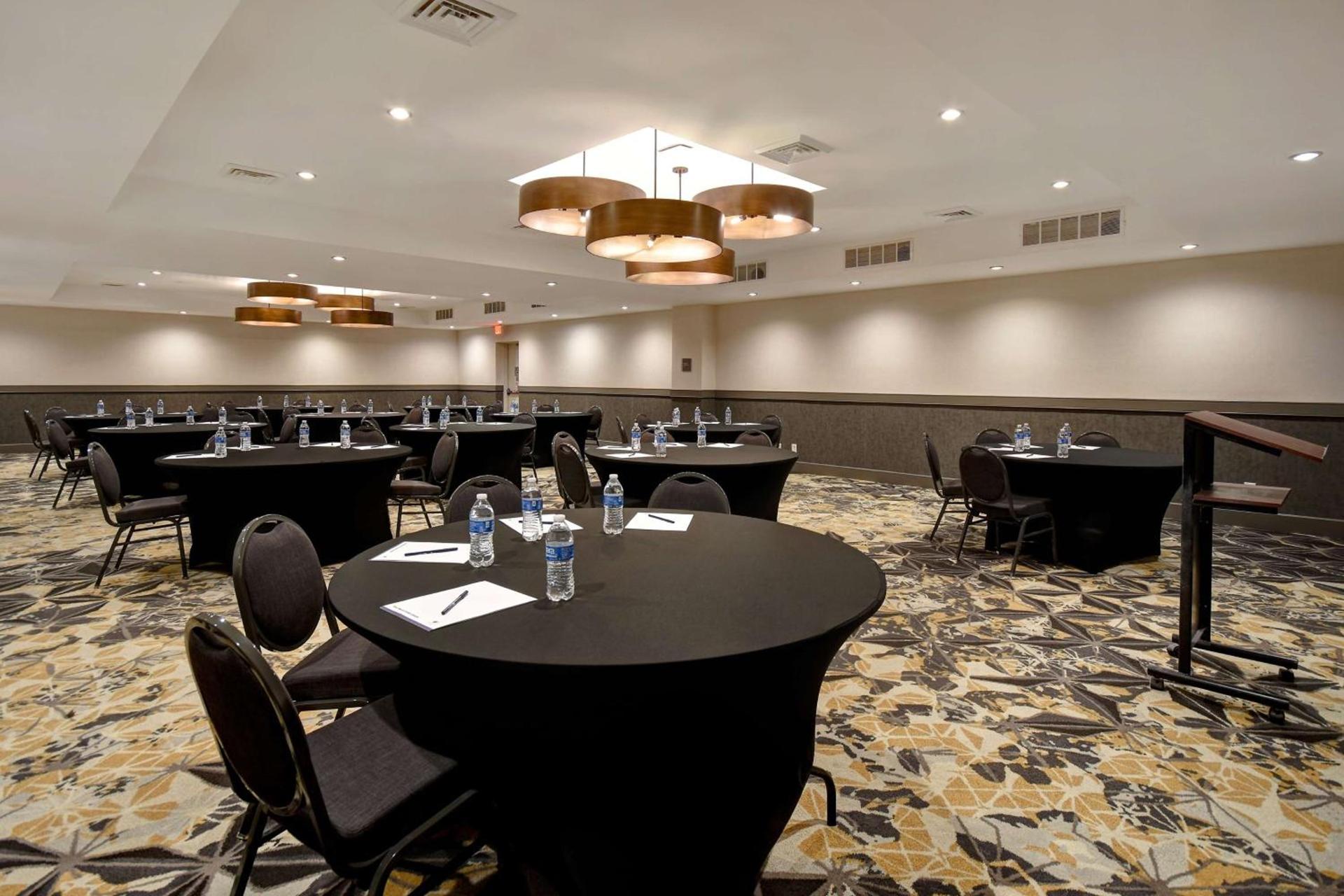 DoubleTree by Hilton St. Louis Airport, MO photo 51