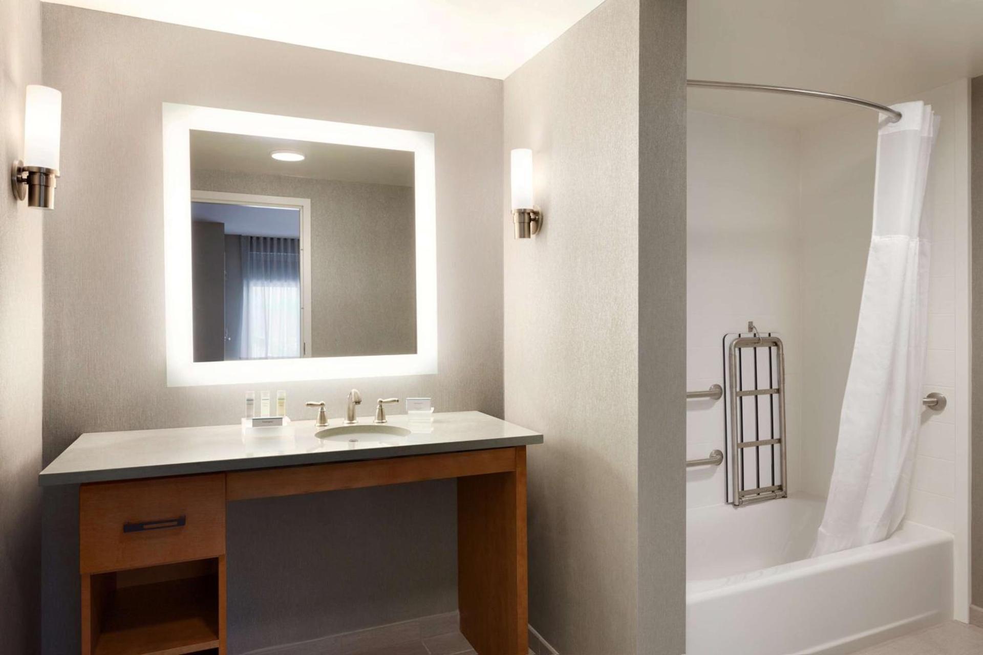 Homewood Suites by Hilton Syracuse - Carrier Circle photo 18