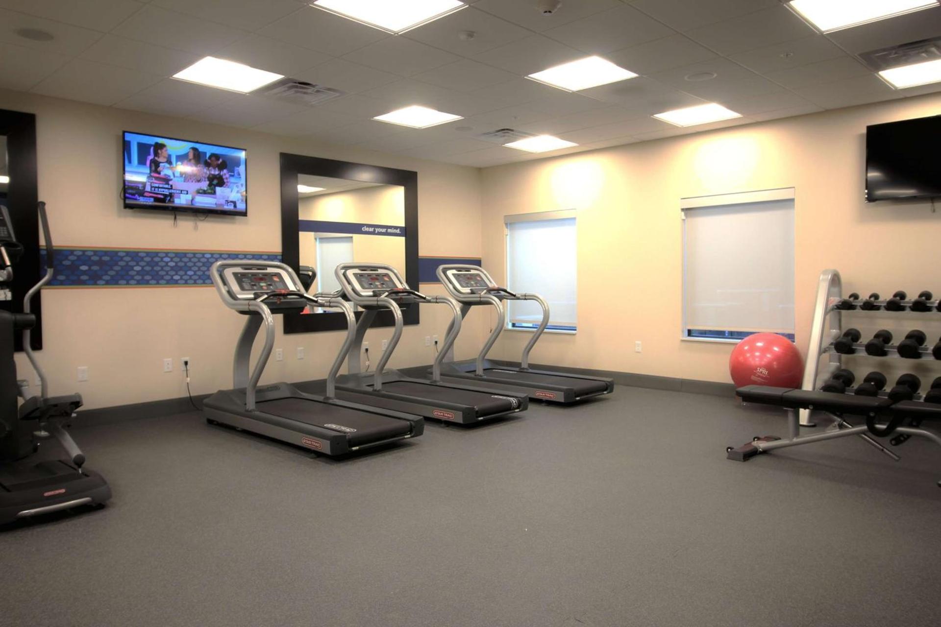 Hampton Inn West Plains photo 9