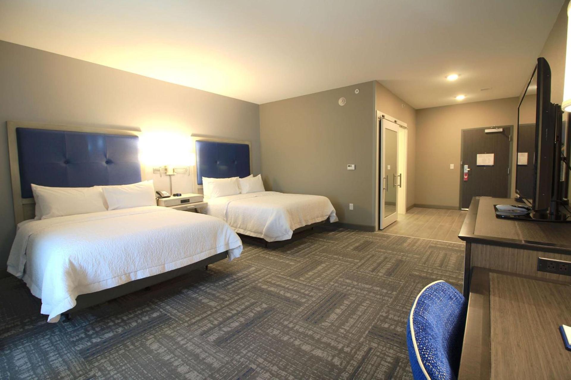 Hampton Inn West Plains photo 11
