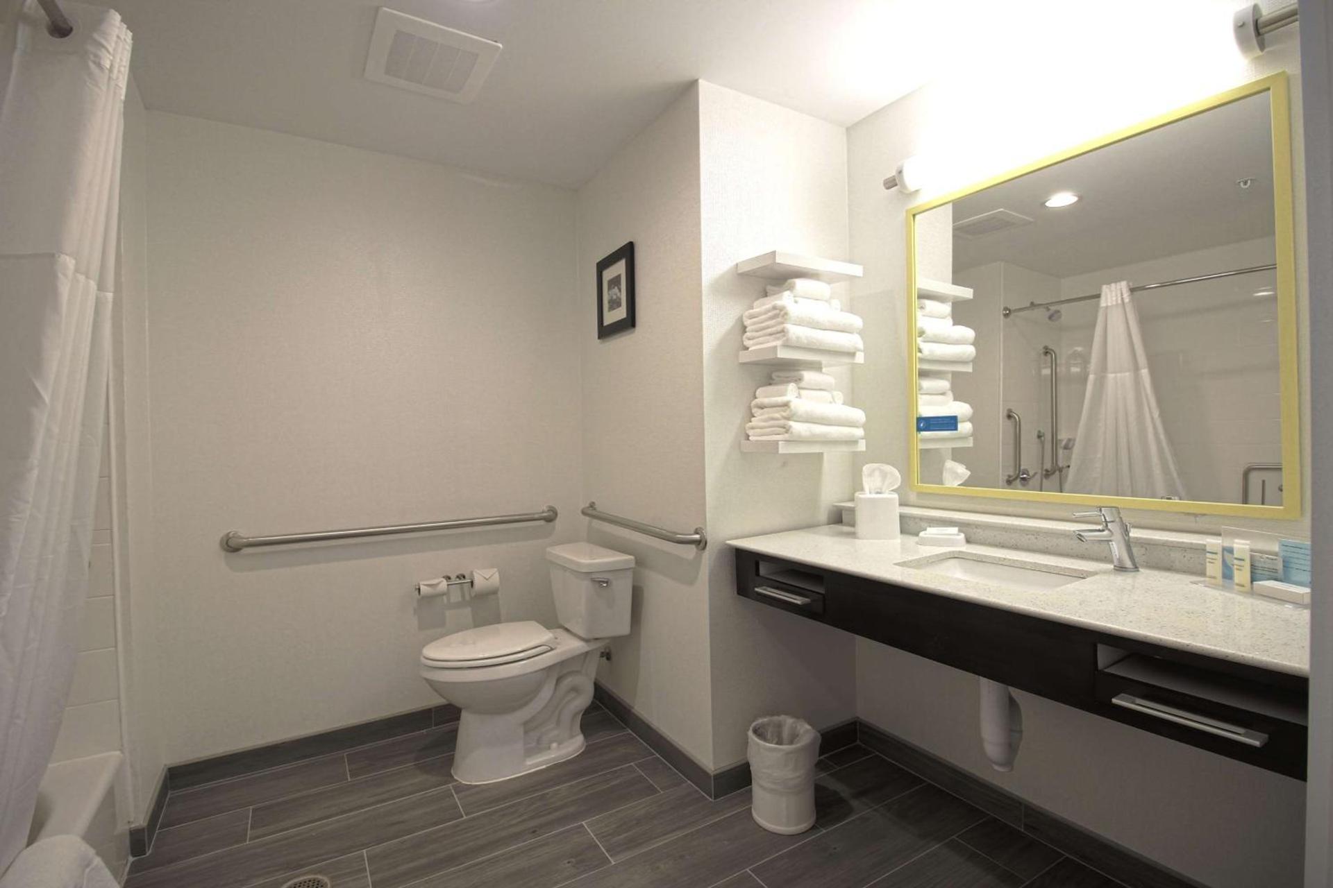 Hampton Inn West Plains photo 13