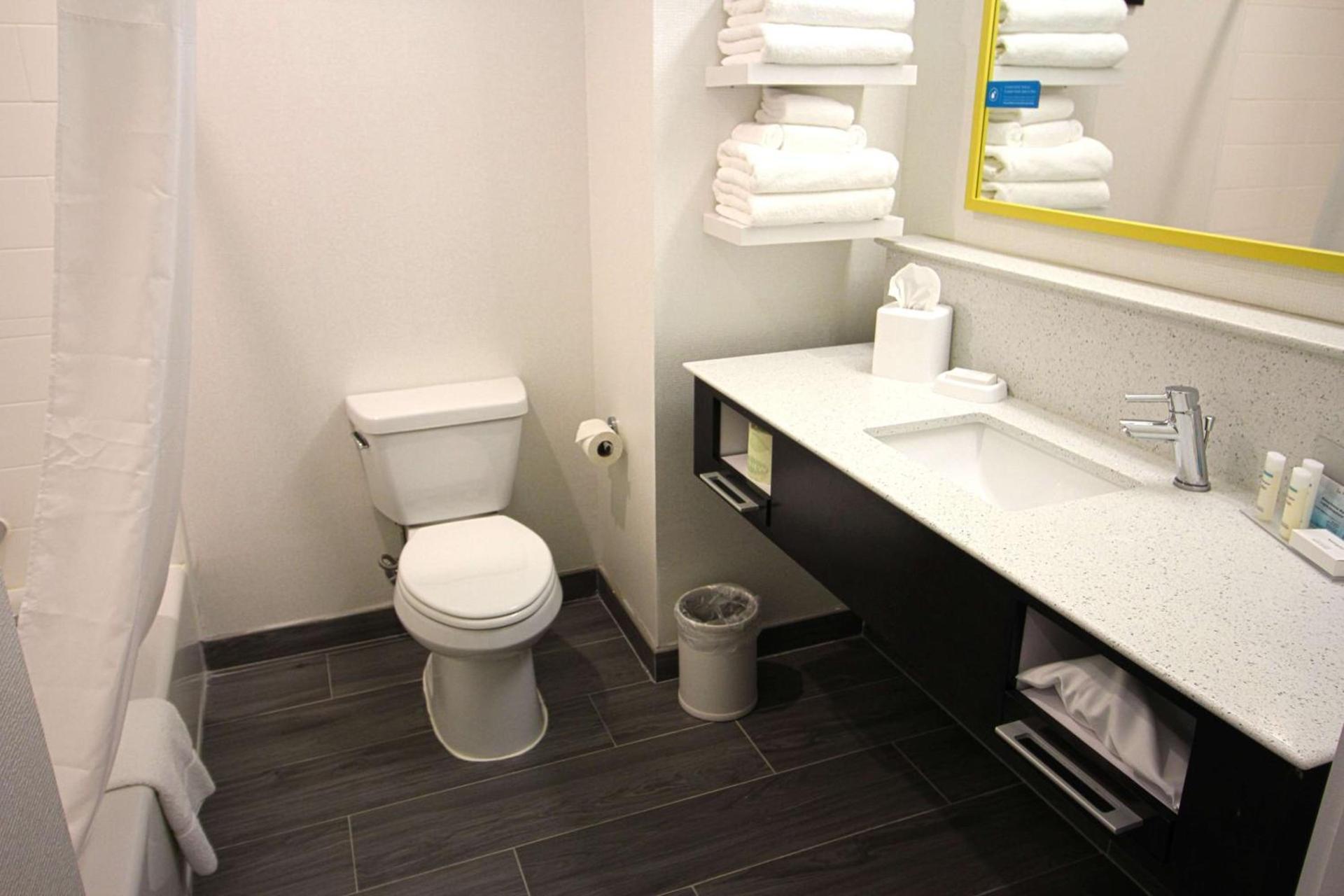 Hampton Inn West Plains photo 15