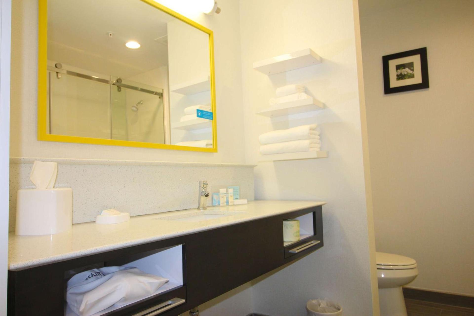 Hampton Inn West Plains photo 16