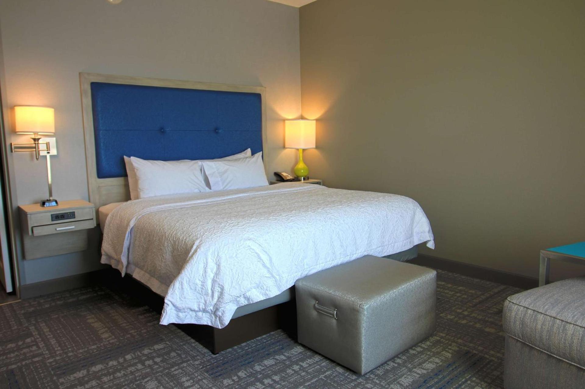 Hampton Inn West Plains photo 20