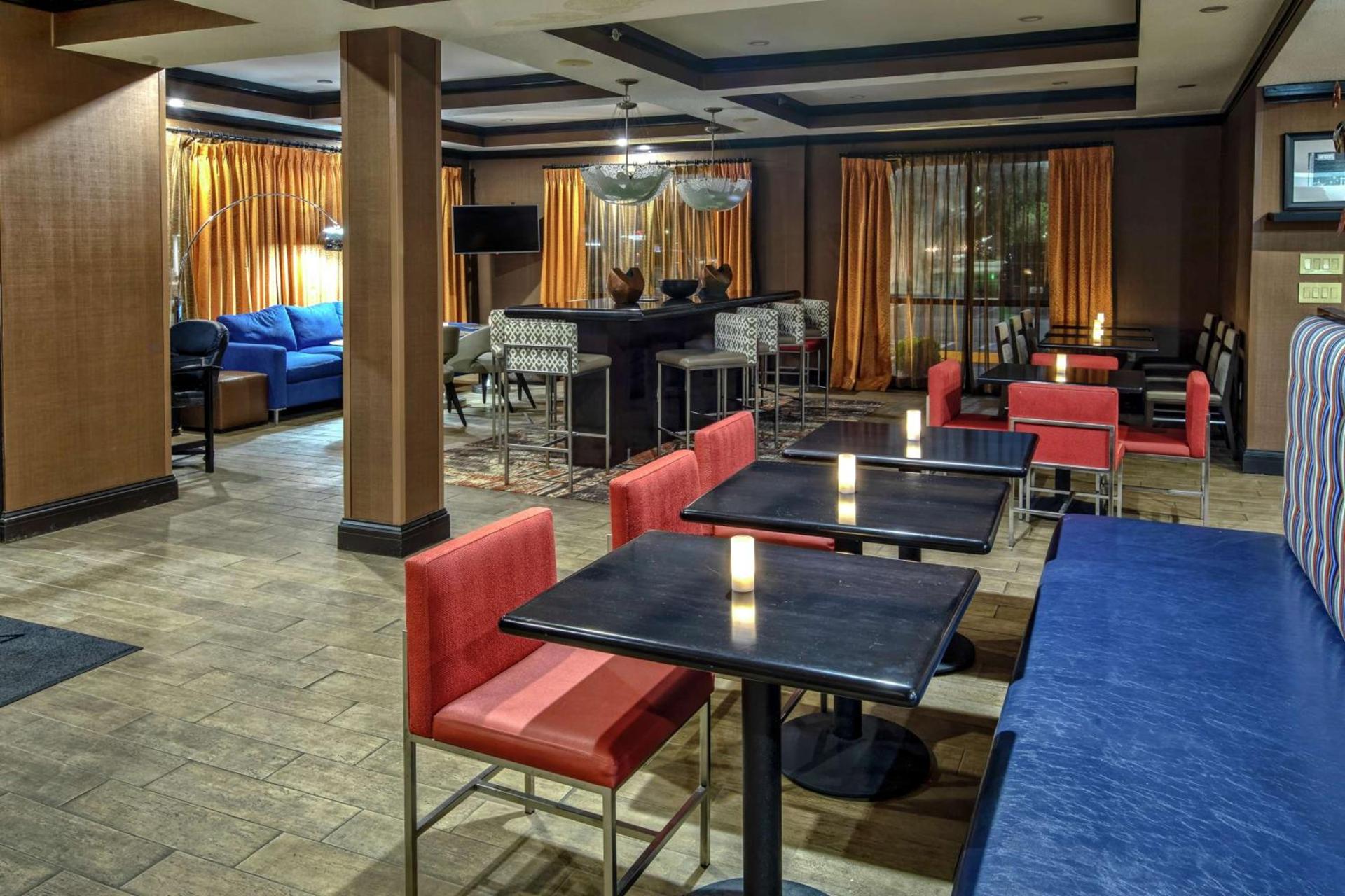 Hampton Inn Tullahoma photo 5
