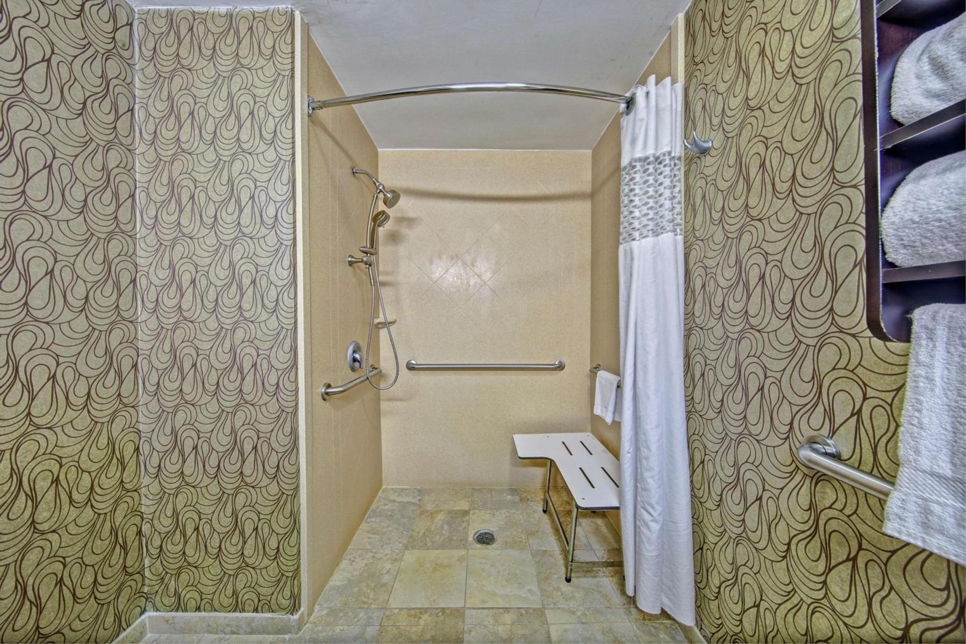 Hampton Inn Tullahoma photo 13