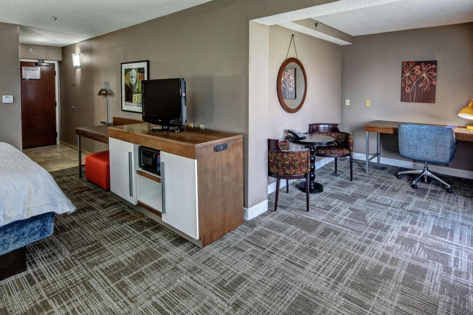 Hampton Inn Tullahoma photo 15