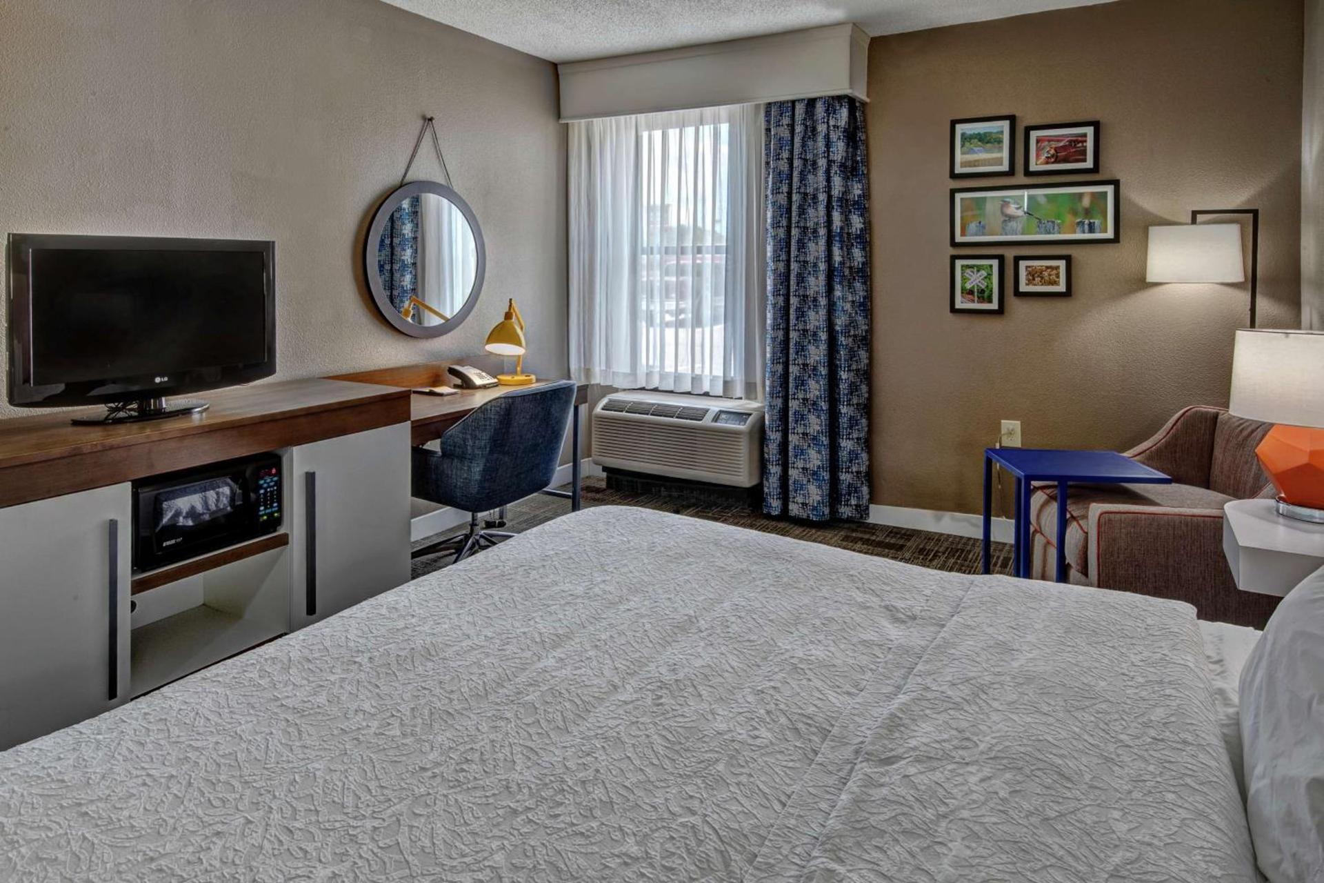 Hampton Inn Tullahoma photo 18
