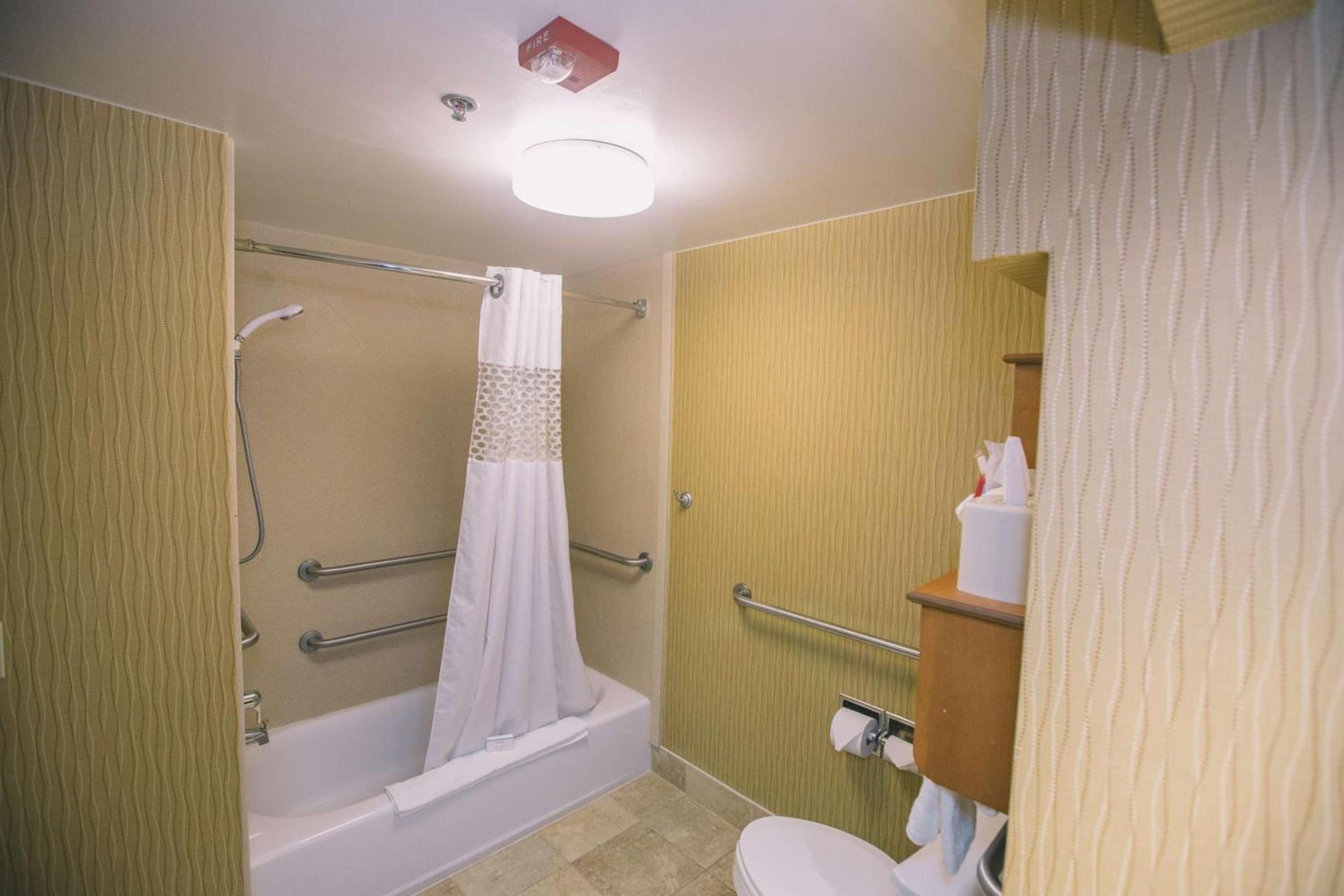 Hampton Inn Tallahassee-Central photo 19