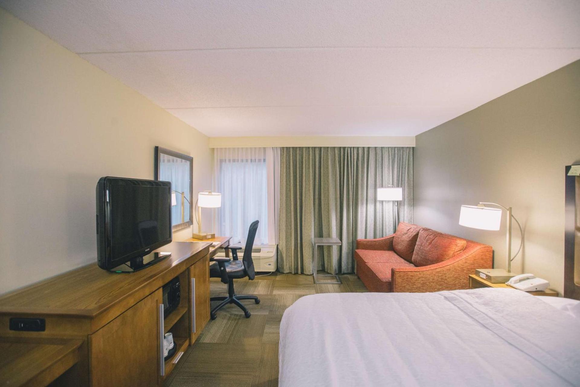 Hampton Inn Tallahassee-Central photo 22