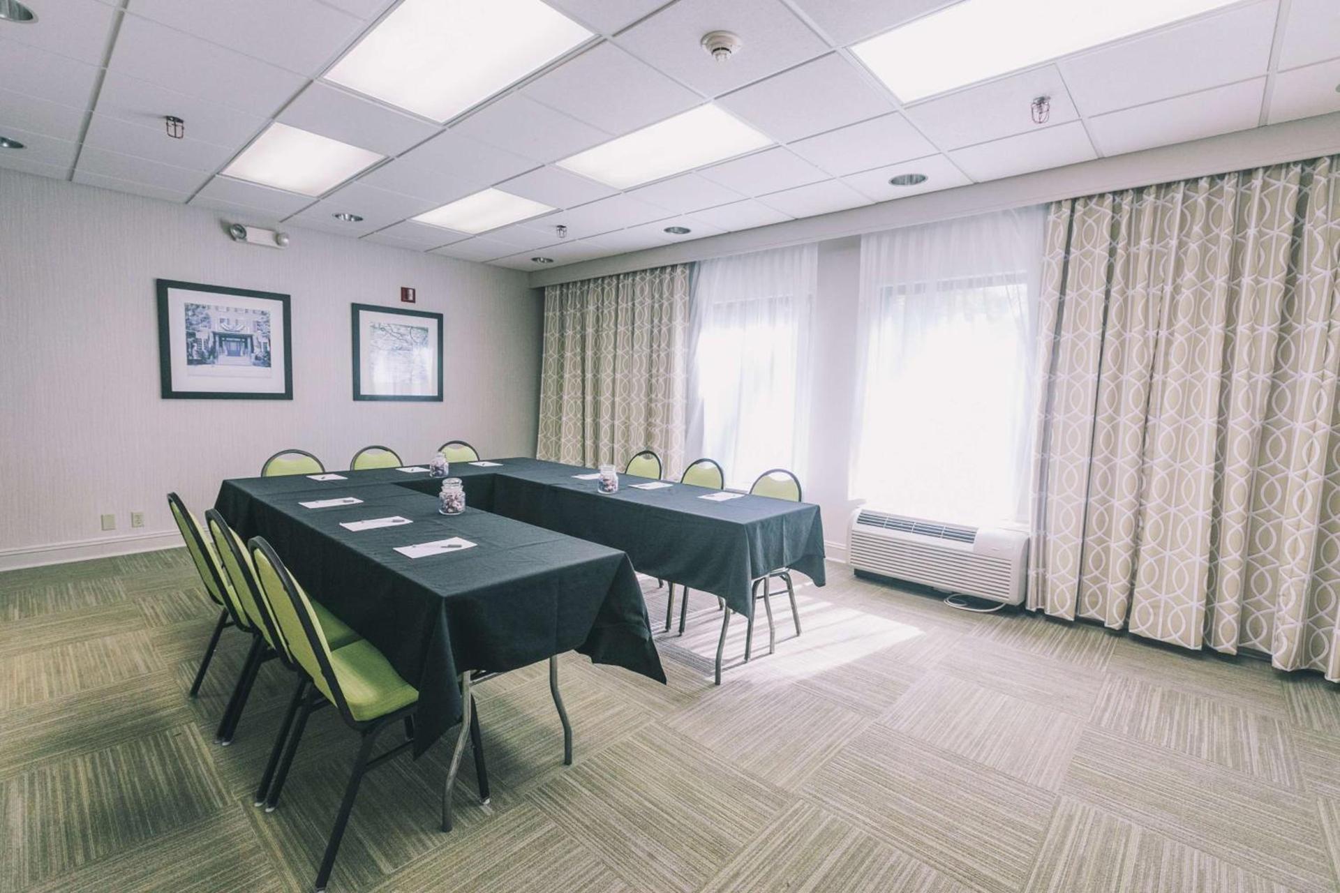 Hampton Inn Tallahassee-Central photo 26