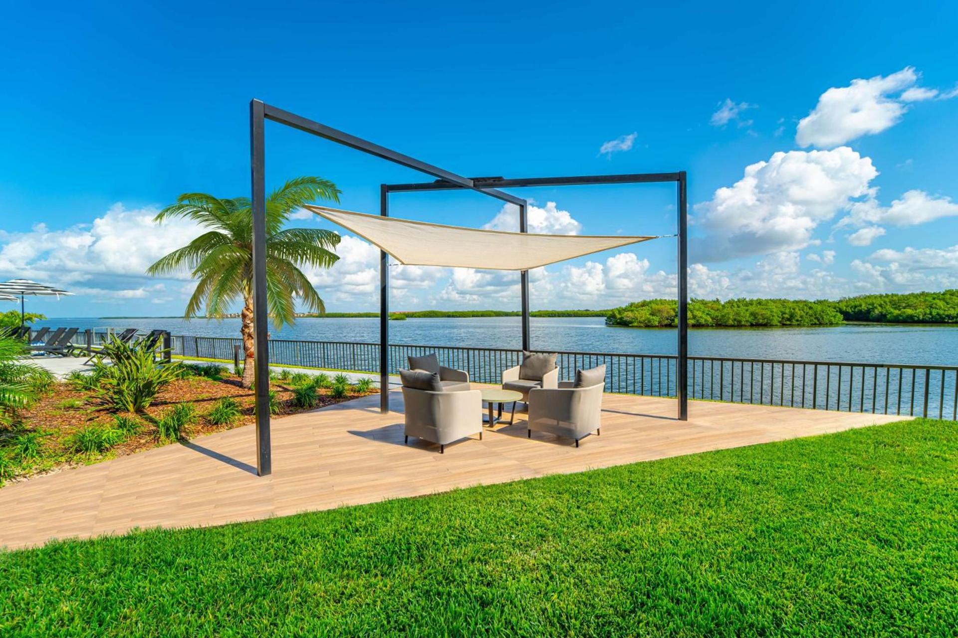 DoubleTree by Hilton Tampa Rocky Point Waterfront photo 52