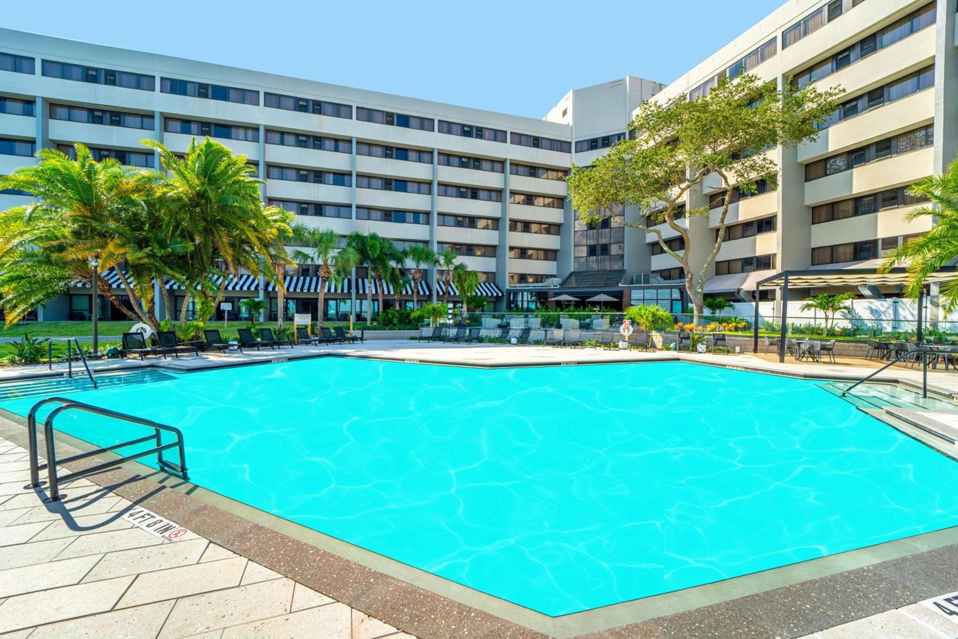 DoubleTree by Hilton Tampa Rocky Point Waterfront photo 2
