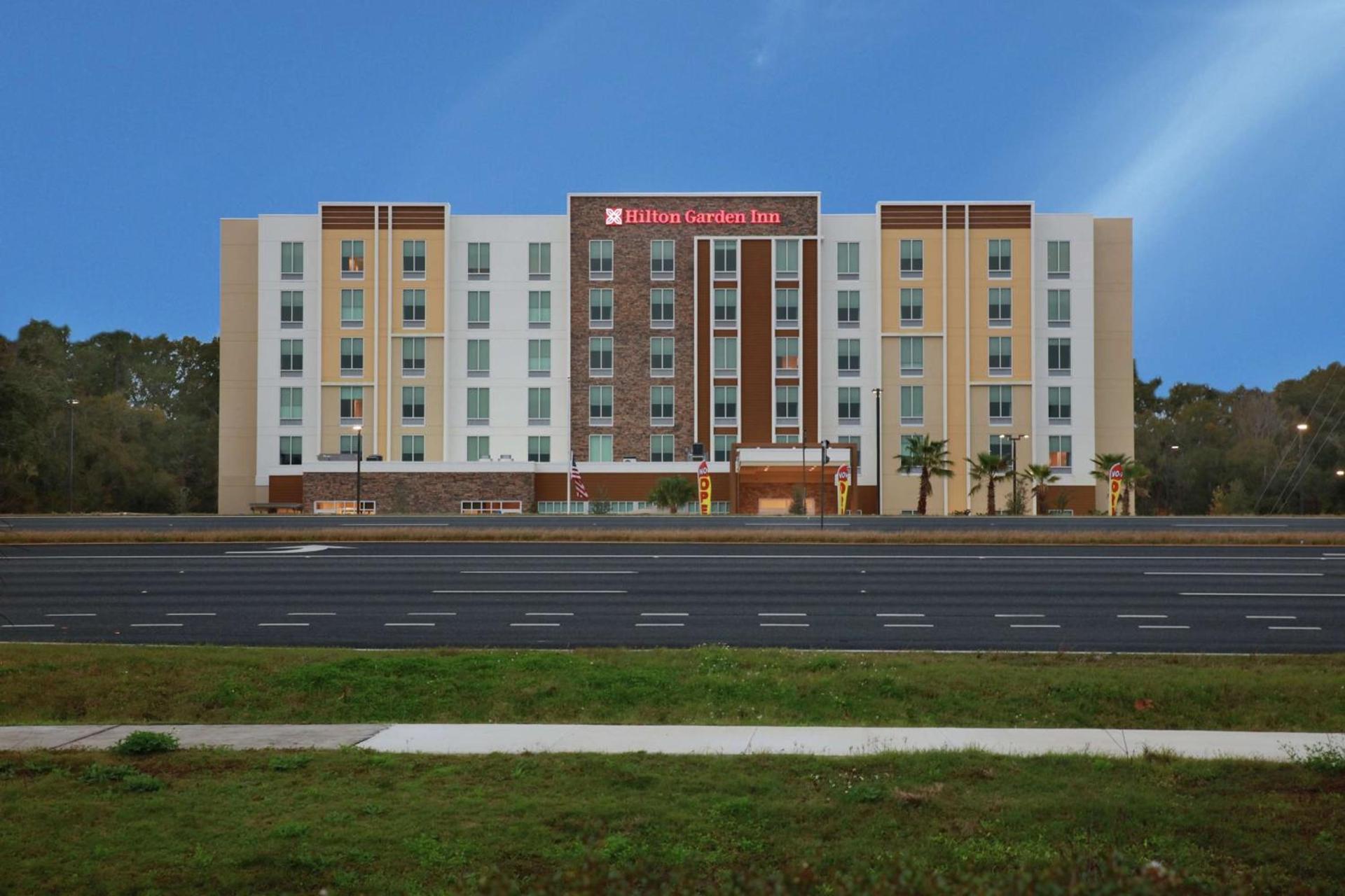 Hilton Garden Inn Tampa - Wesley Chapel photo 4