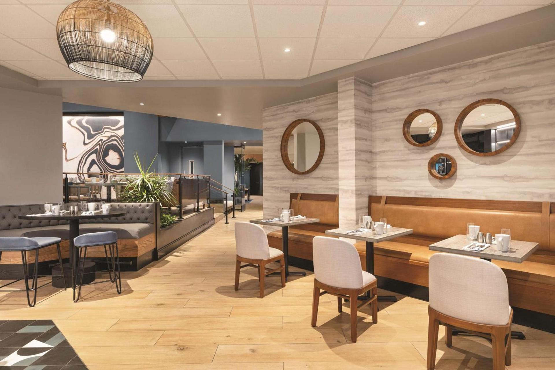 DoubleTree by Hilton Tampa Rocky Point Waterfront photo 17
