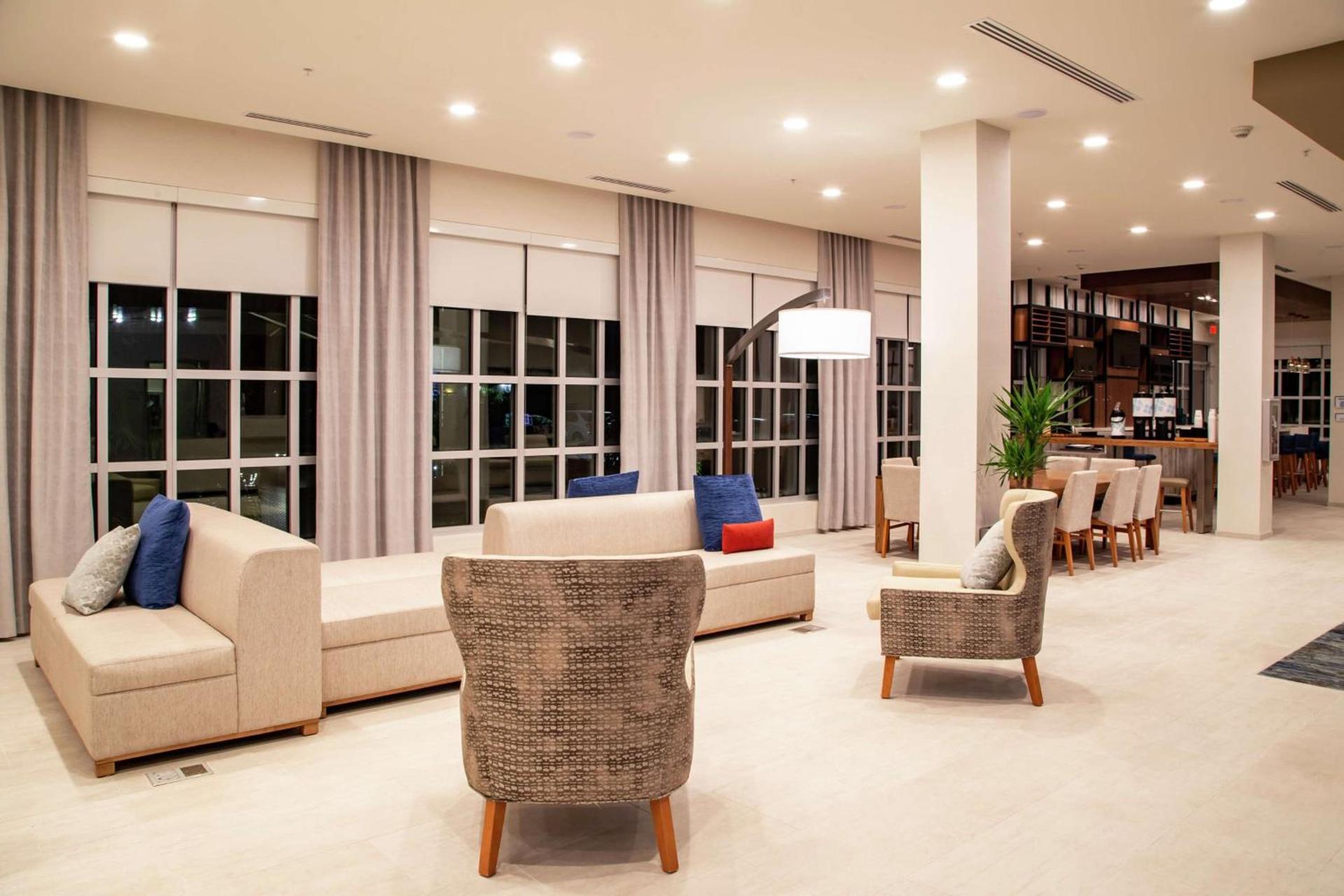 Hilton Garden Inn Tampa - Wesley Chapel photo 7