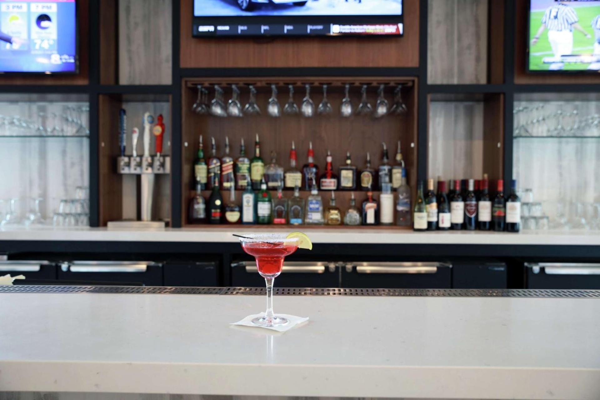 Hilton Garden Inn Tampa - Wesley Chapel photo 21