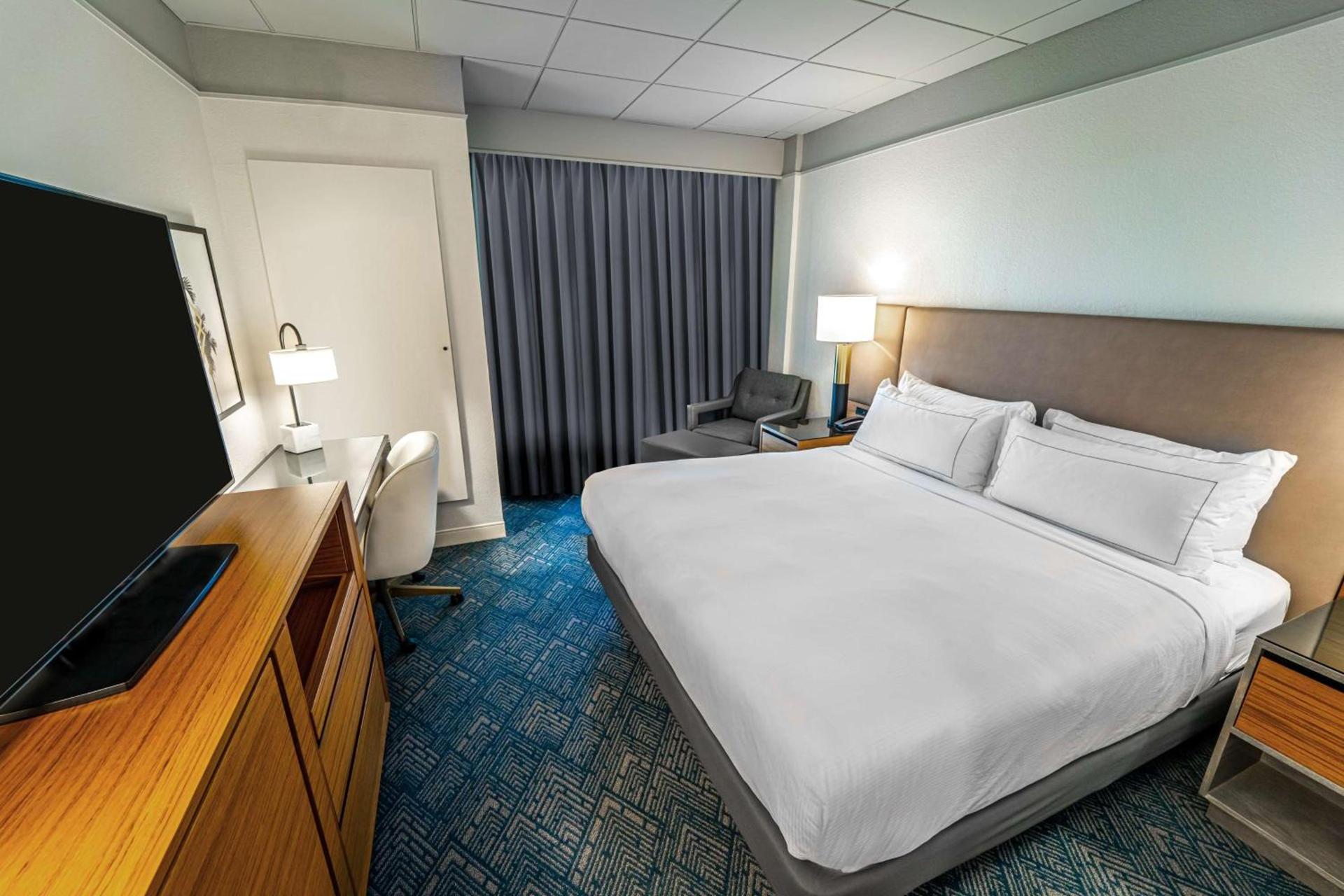 DoubleTree by Hilton Tampa Rocky Point Waterfront photo 25